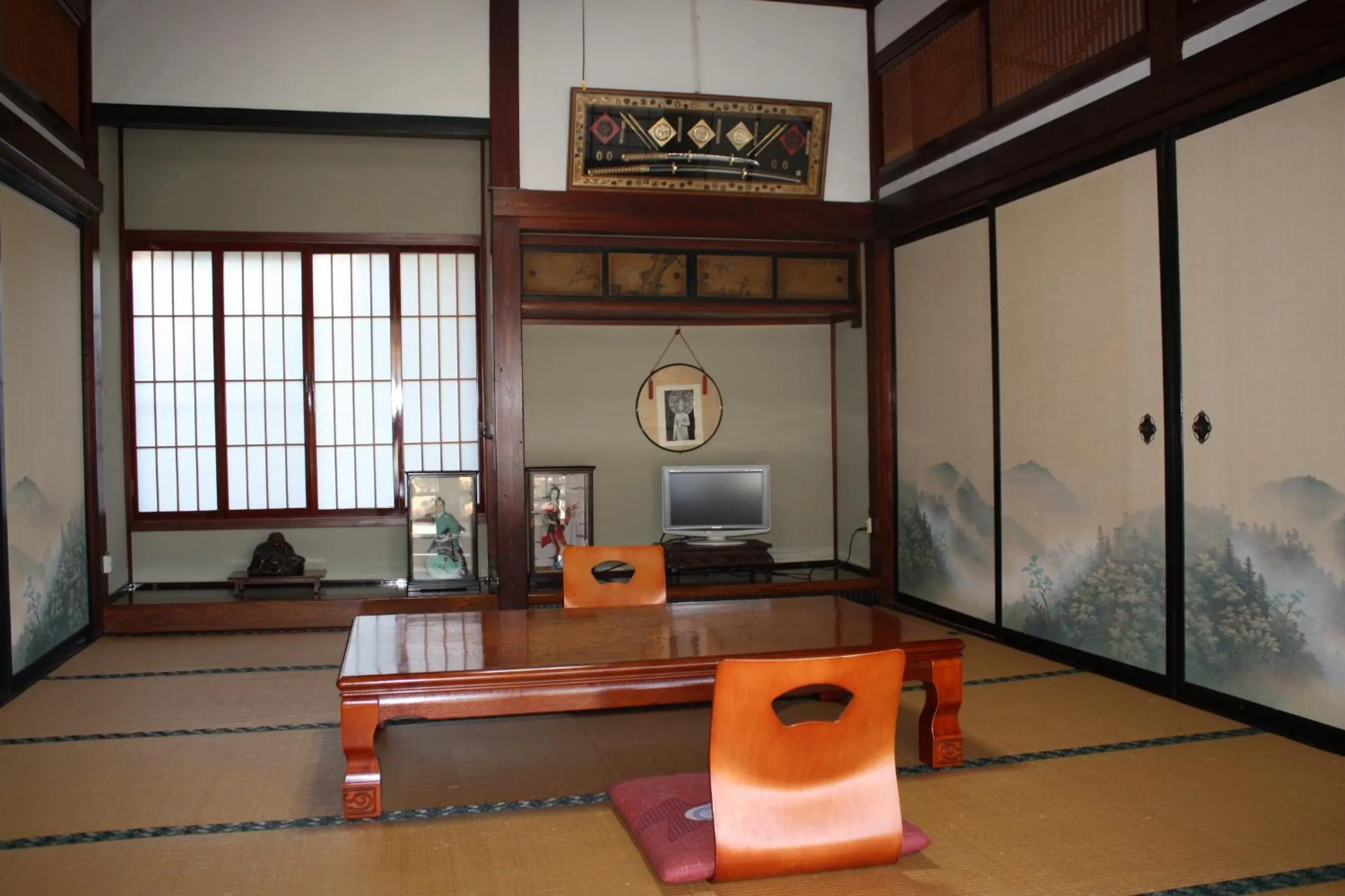 Photo of the whole room in Tamonkan