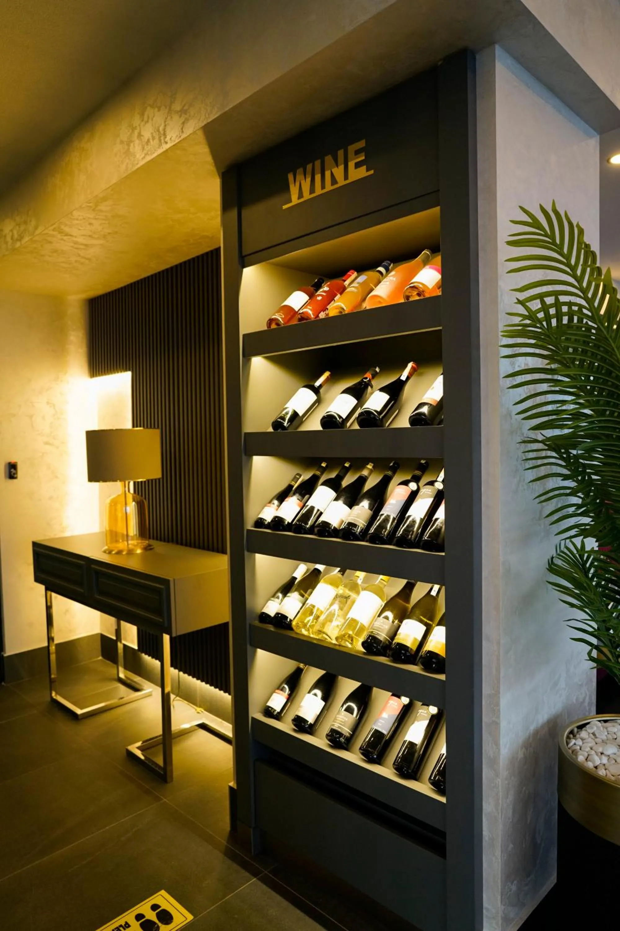 Restaurant/places to eat in Türkay Hotel