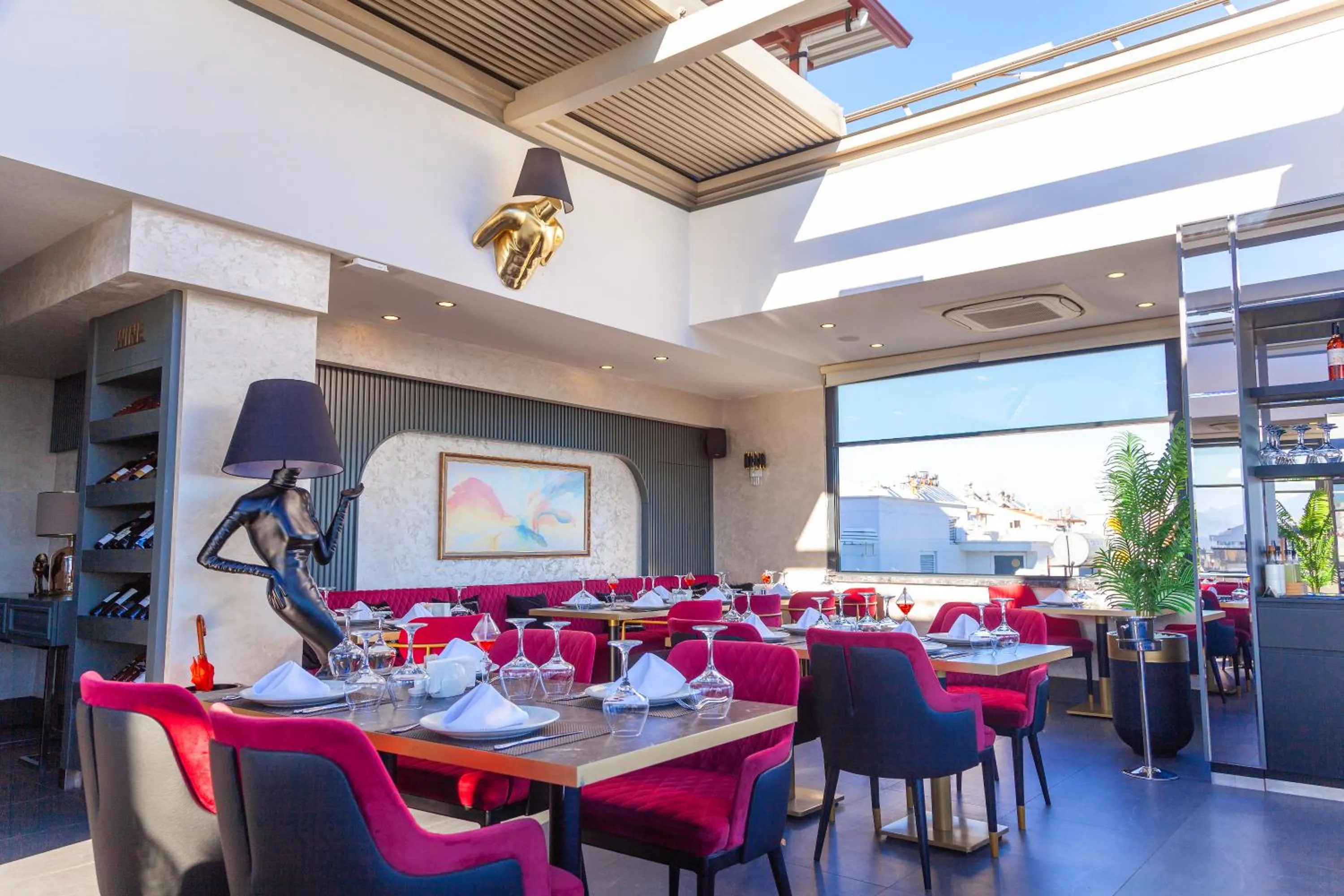 Restaurant/places to eat in Türkay Hotel