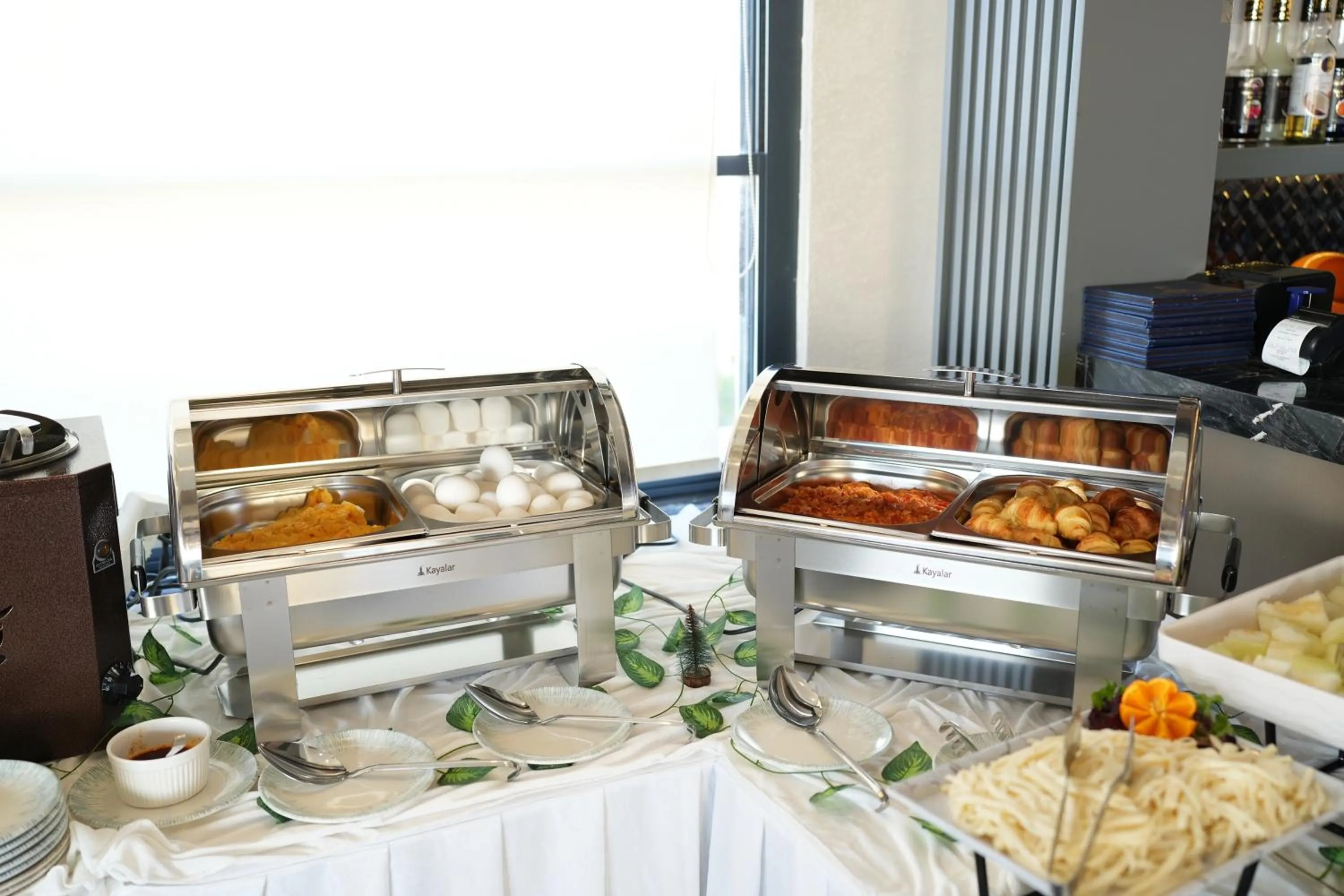 Restaurant/places to eat in Türkay Hotel