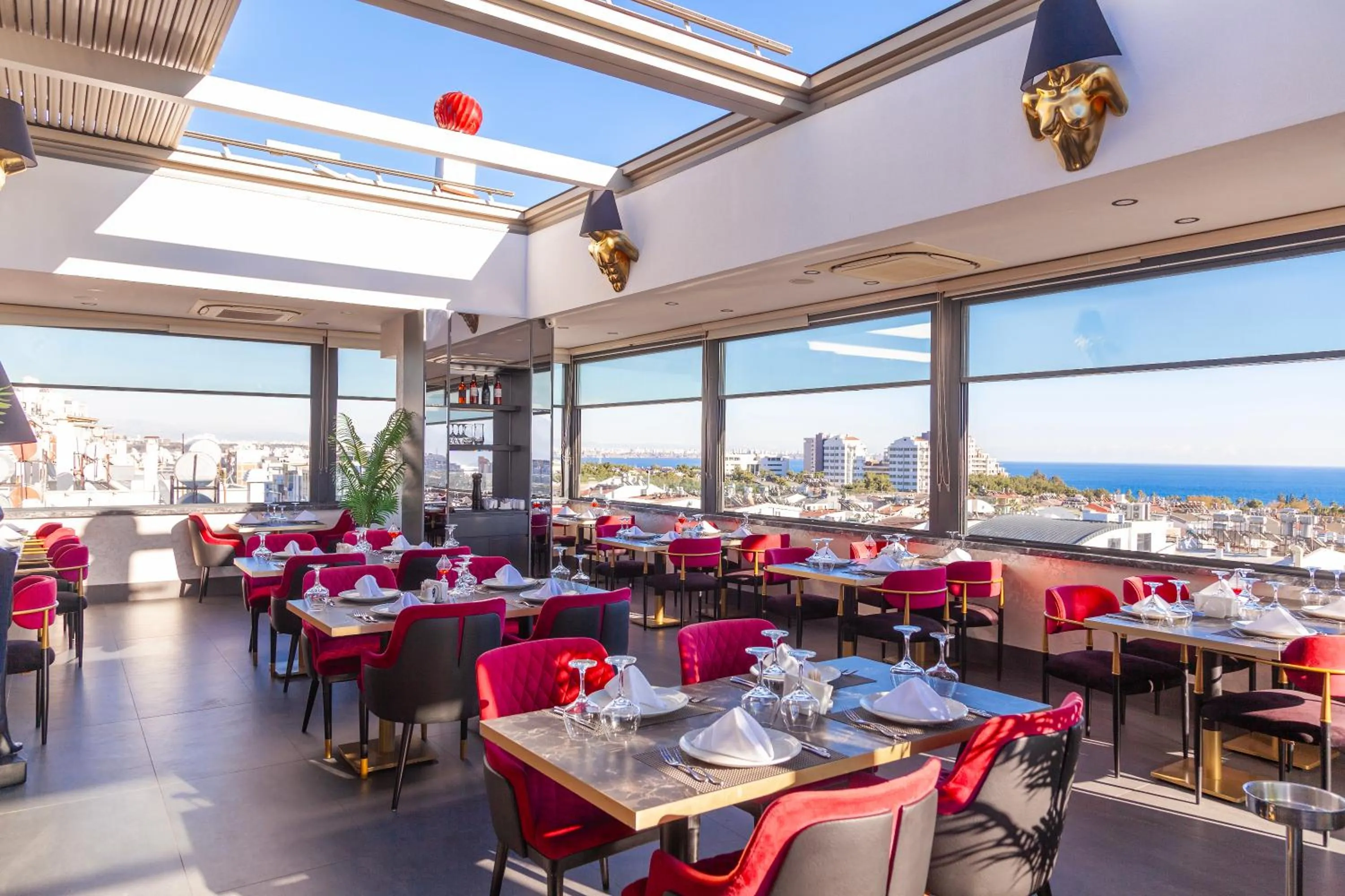 Restaurant/places to eat in Türkay Hotel