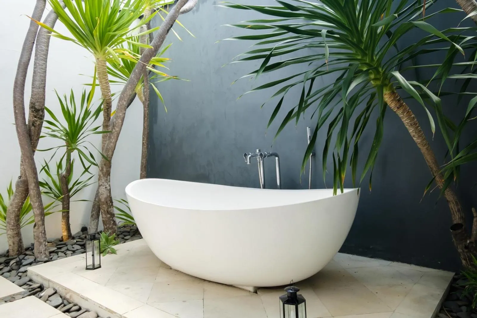 Bath in Suluban Cliff Bali Villa