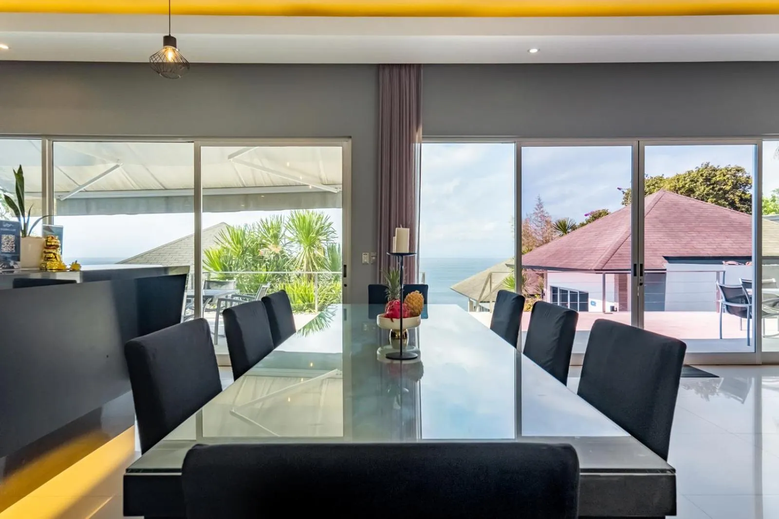 Dining area in Suluban Cliff Bali Villa