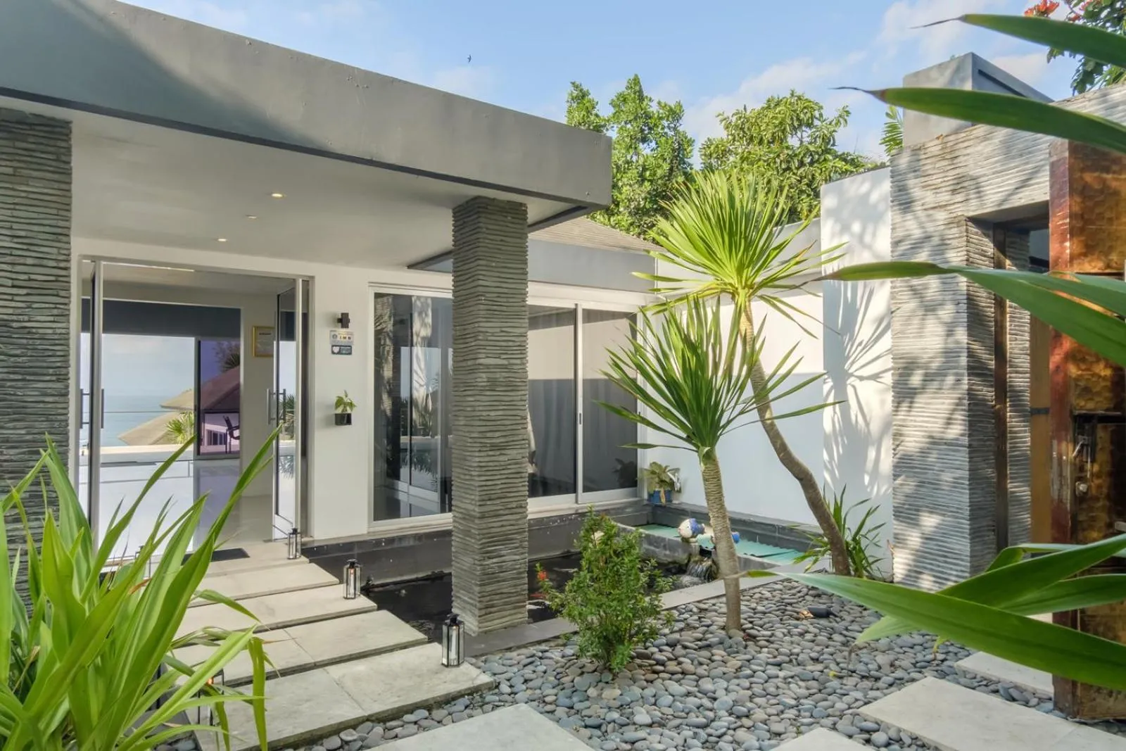 Facade/entrance in Suluban Cliff Bali Villa