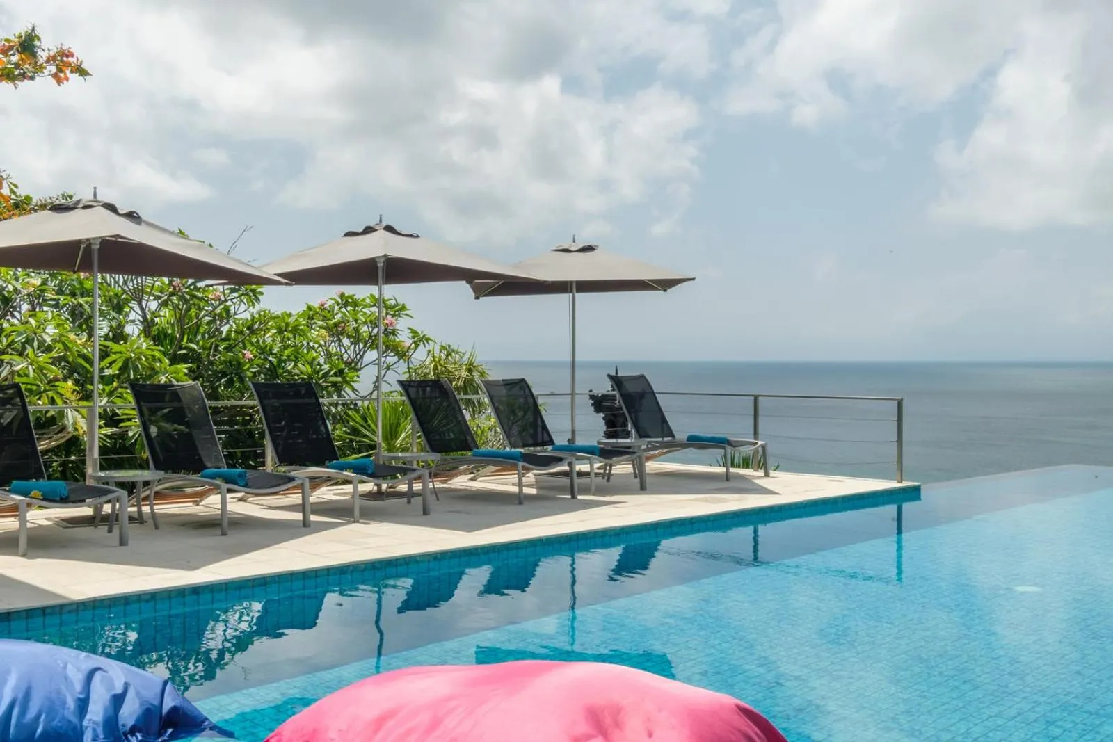 Pool view in Suluban Cliff Bali Villa