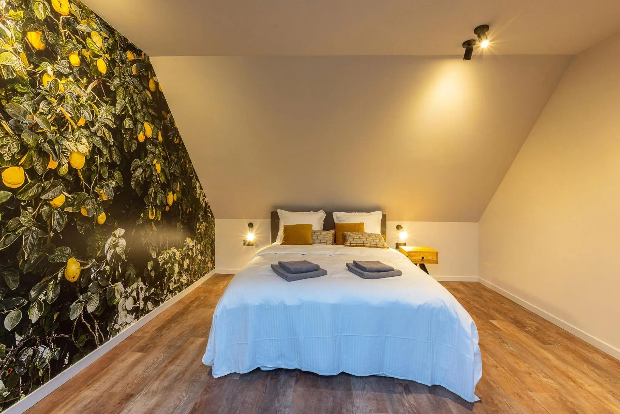 Photo of the whole room, Bed in 't Verschil