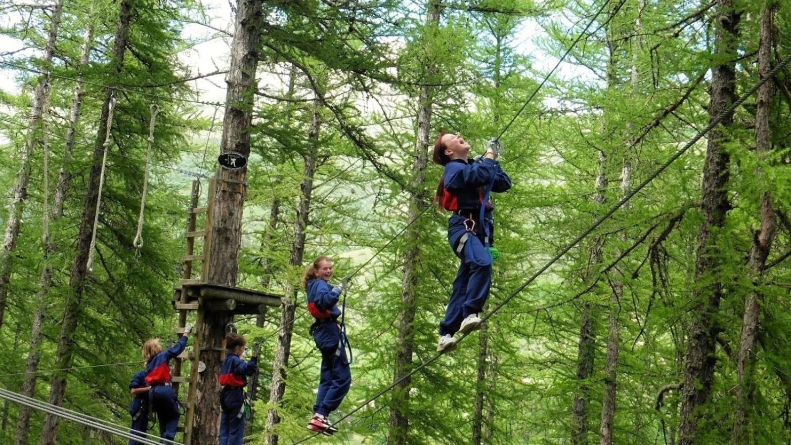 Spring in Rock Noir & Spa