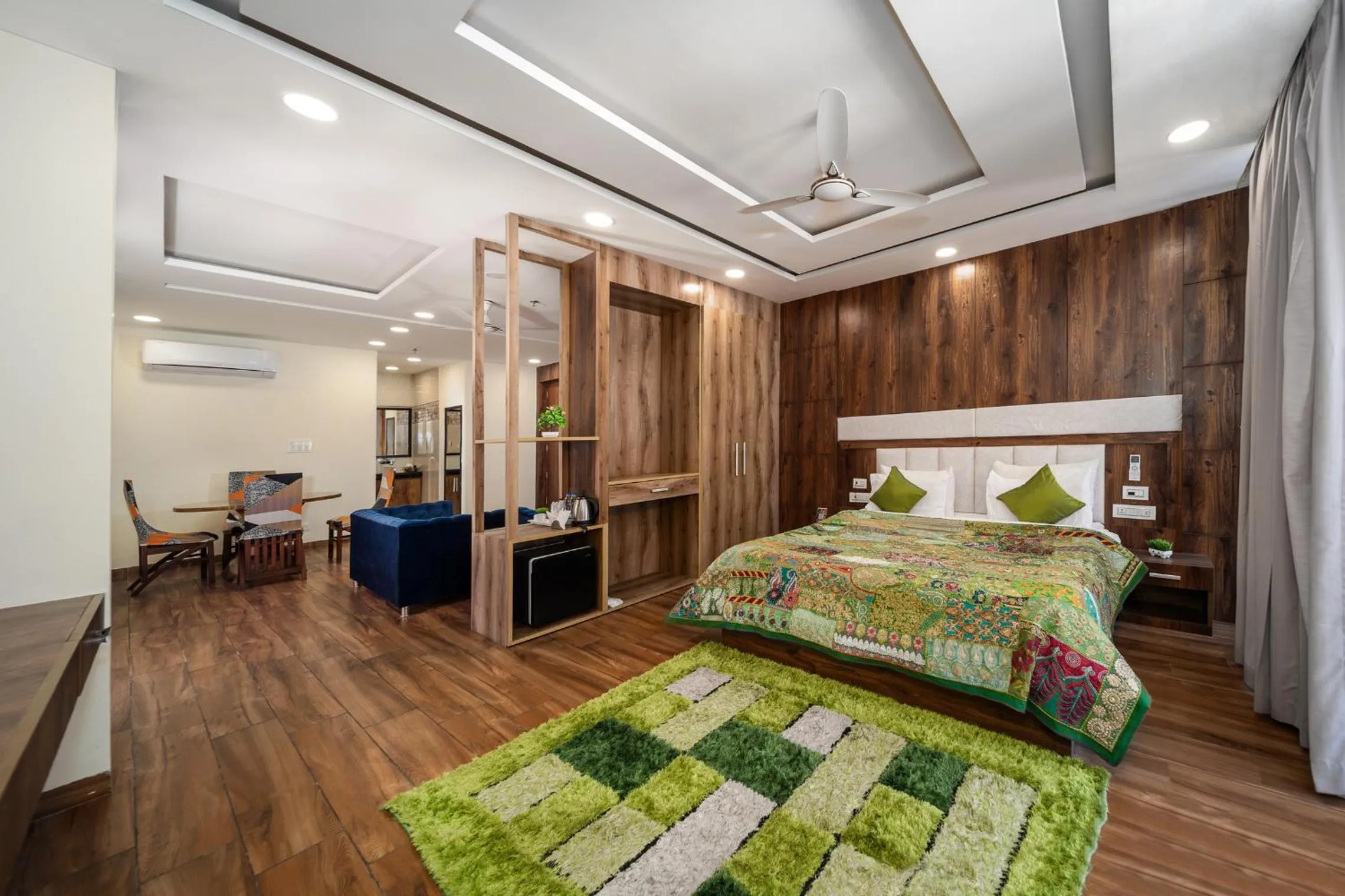 Bed in Tripli Hotels Shivaay