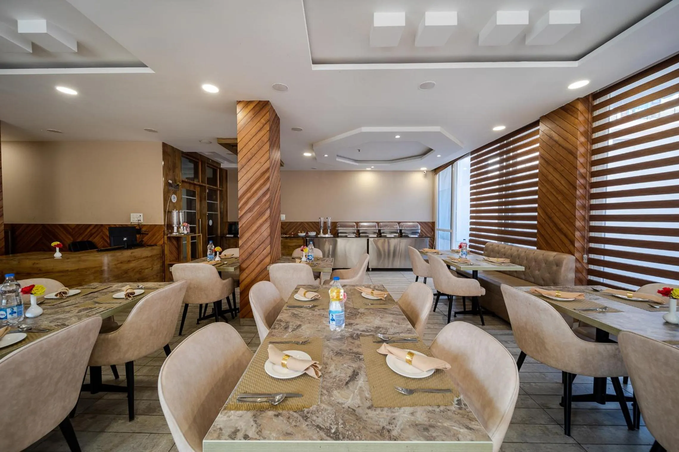 Restaurant/places to eat in Tripli Hotels Shivaay