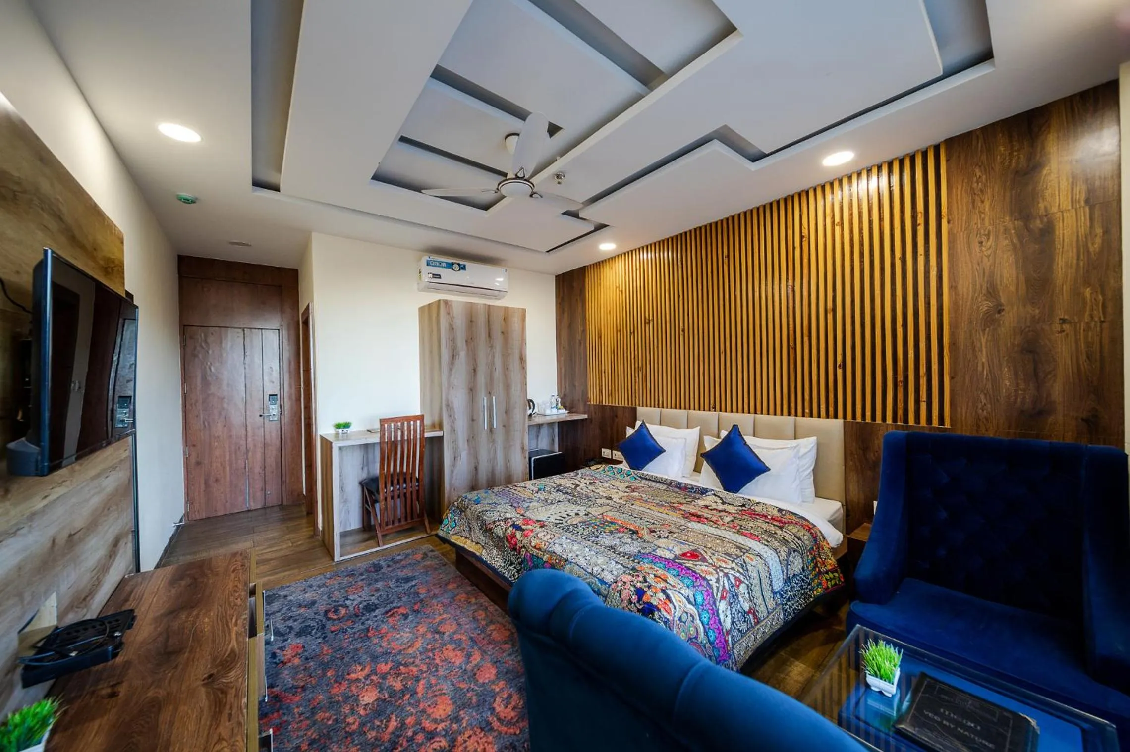 Deluxe Room in Tripli Hotels Shivaay
