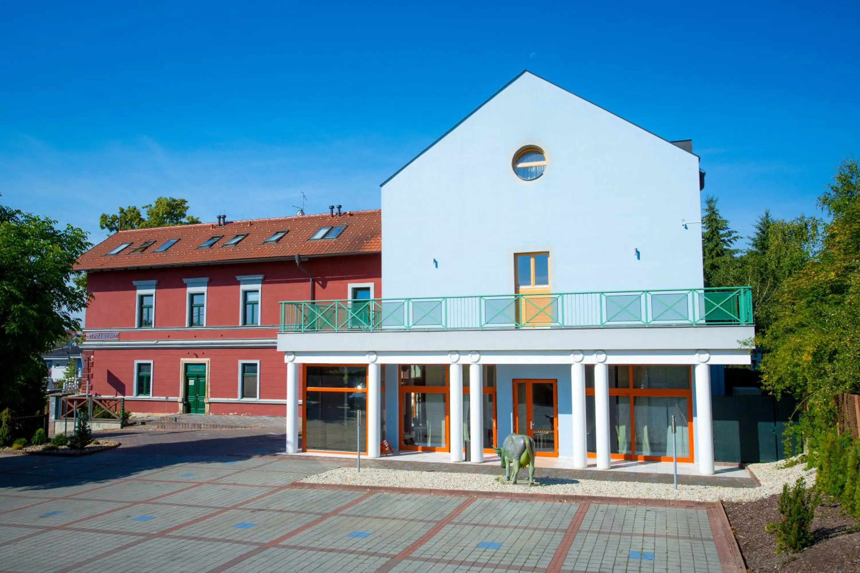 Property building in Hotel U Pramenu