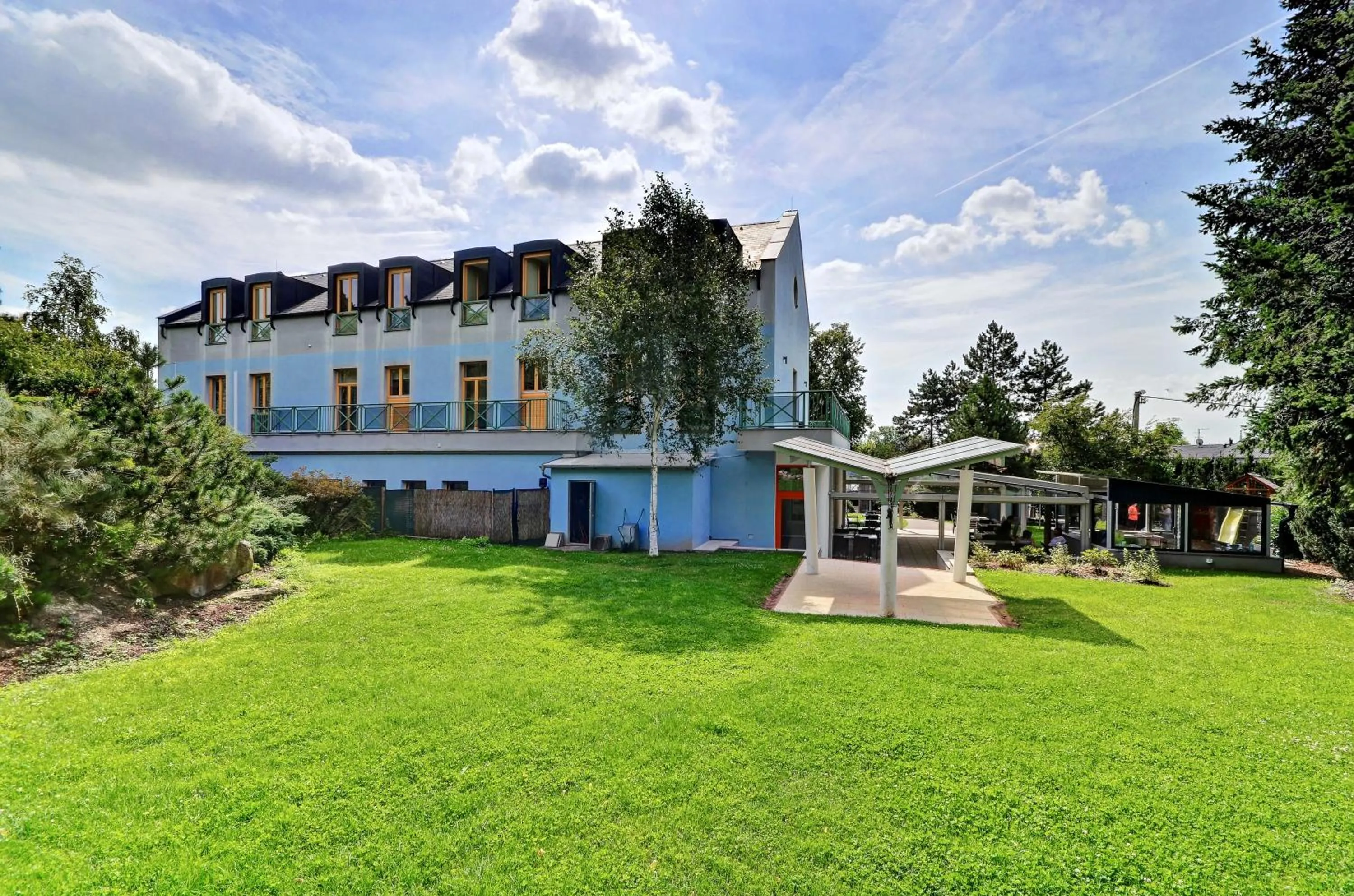 Property building in Hotel U Pramenu