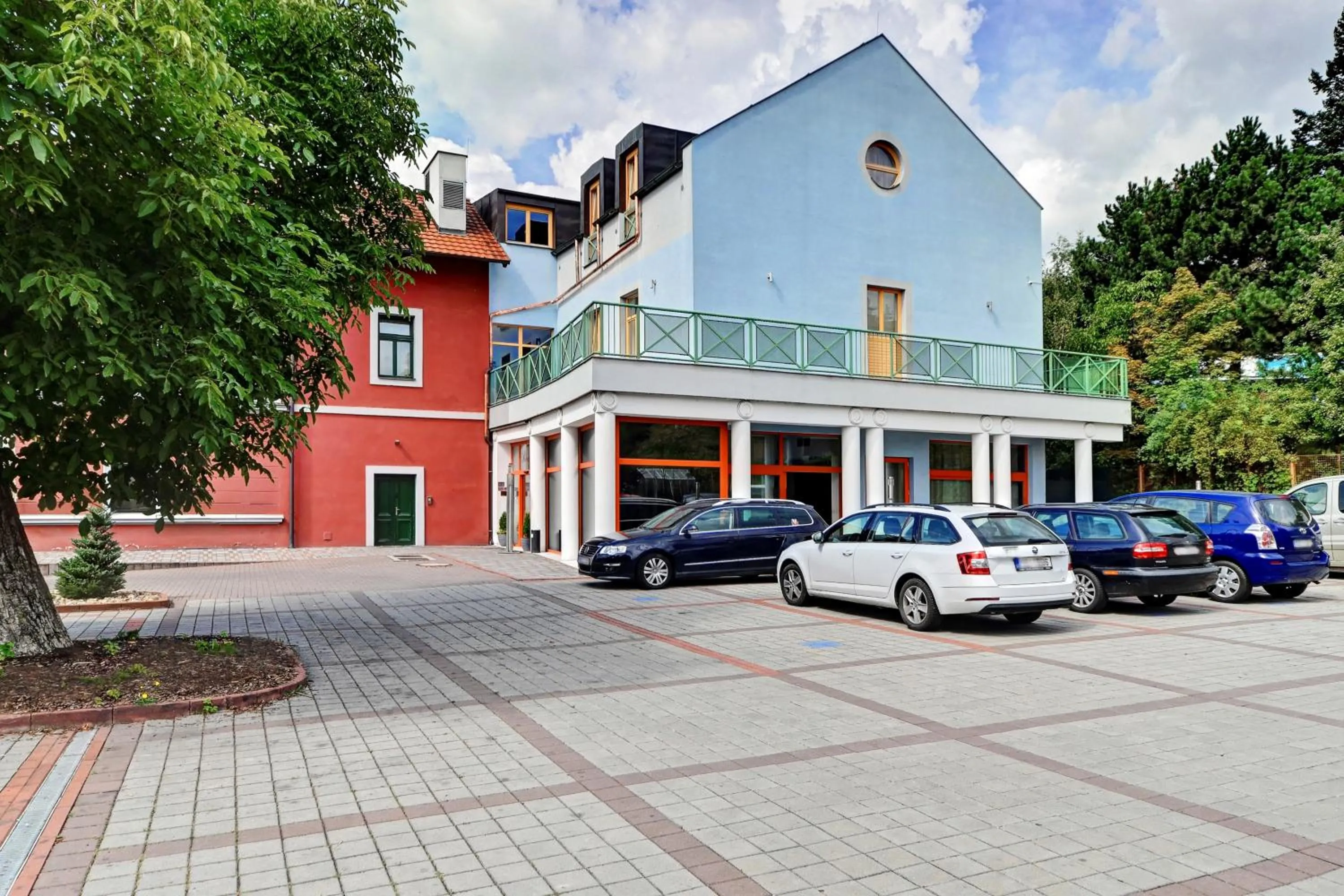 Property building in Hotel U Pramenu