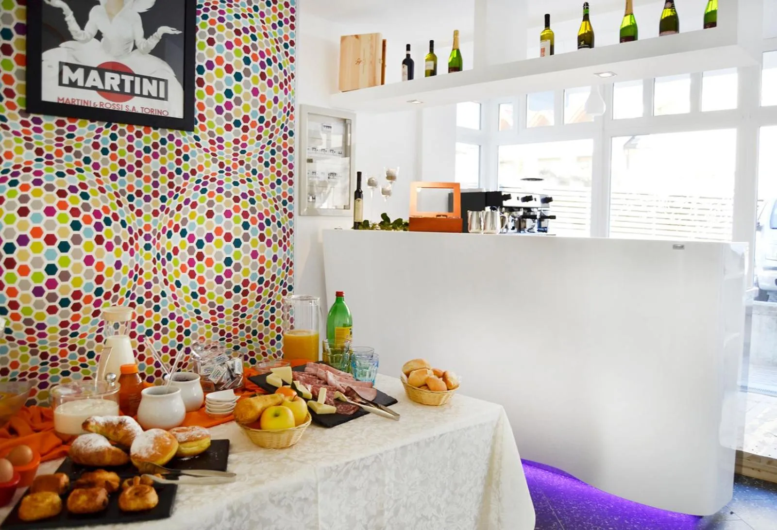 Restaurant/places to eat in B&B Seventy Design