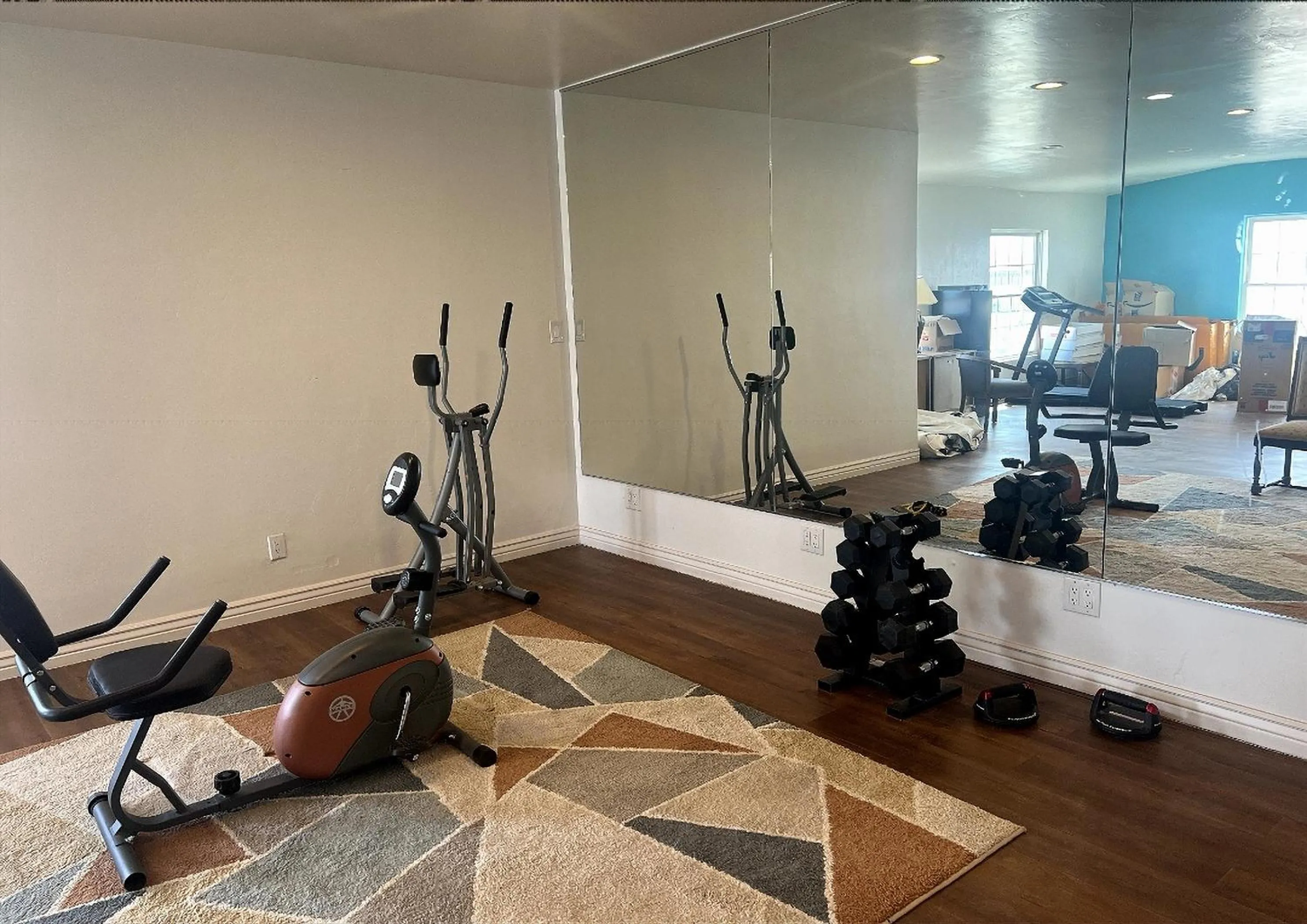 Fitness centre/facilities in B&J HOTEL AND APARTMENTS