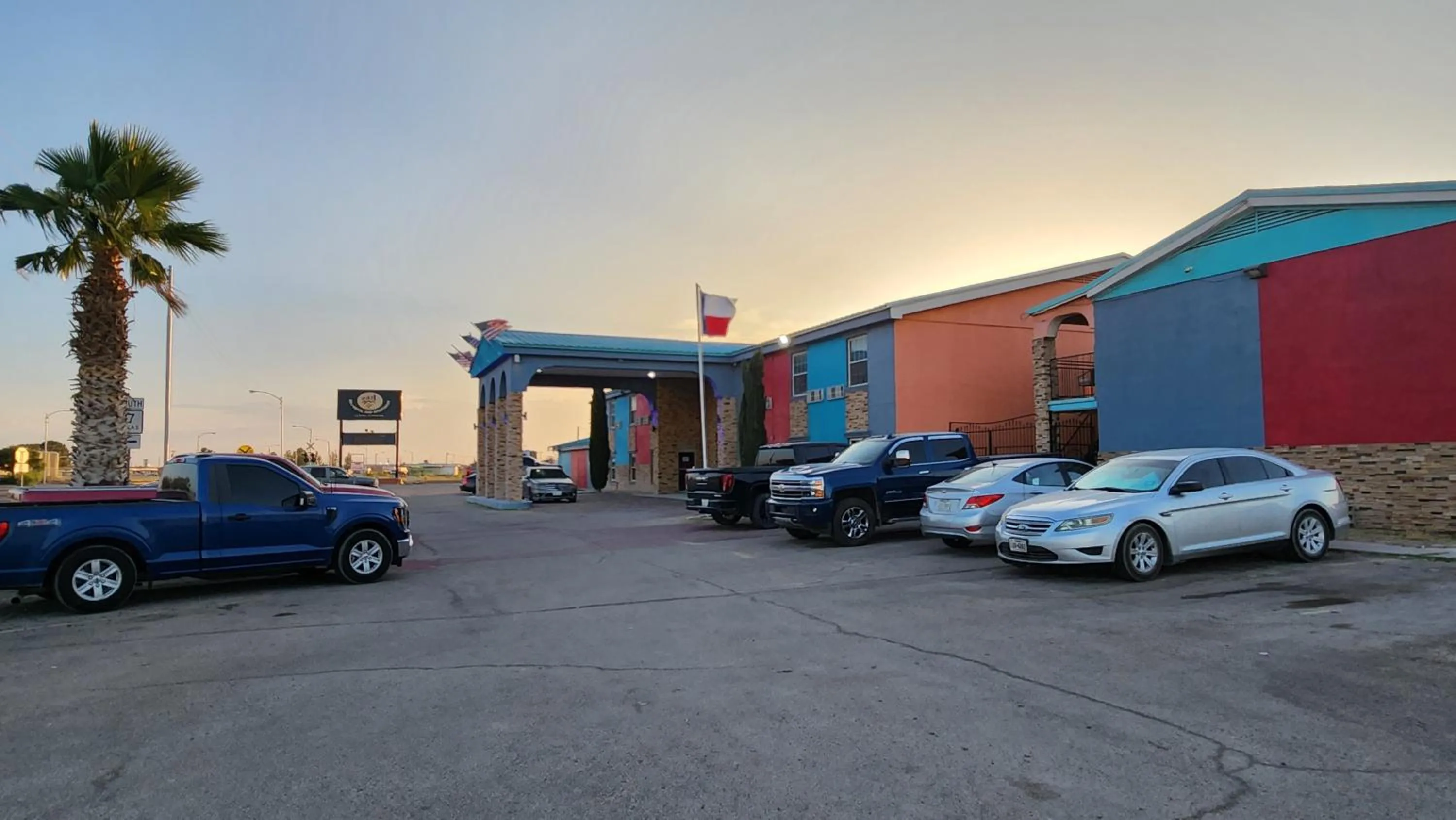 Parking in B&J HOTEL AND APARTMENTS