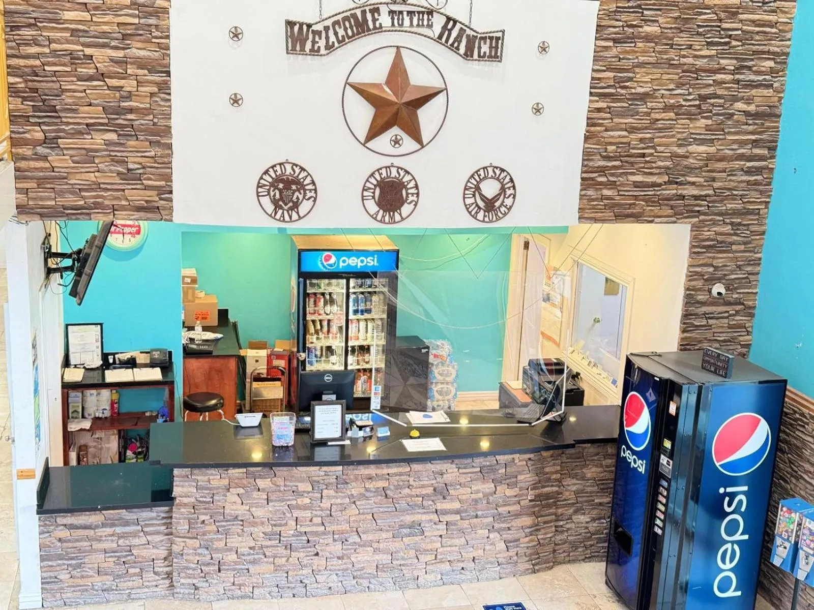 Lobby or reception in B&J HOTEL AND APARTMENTS