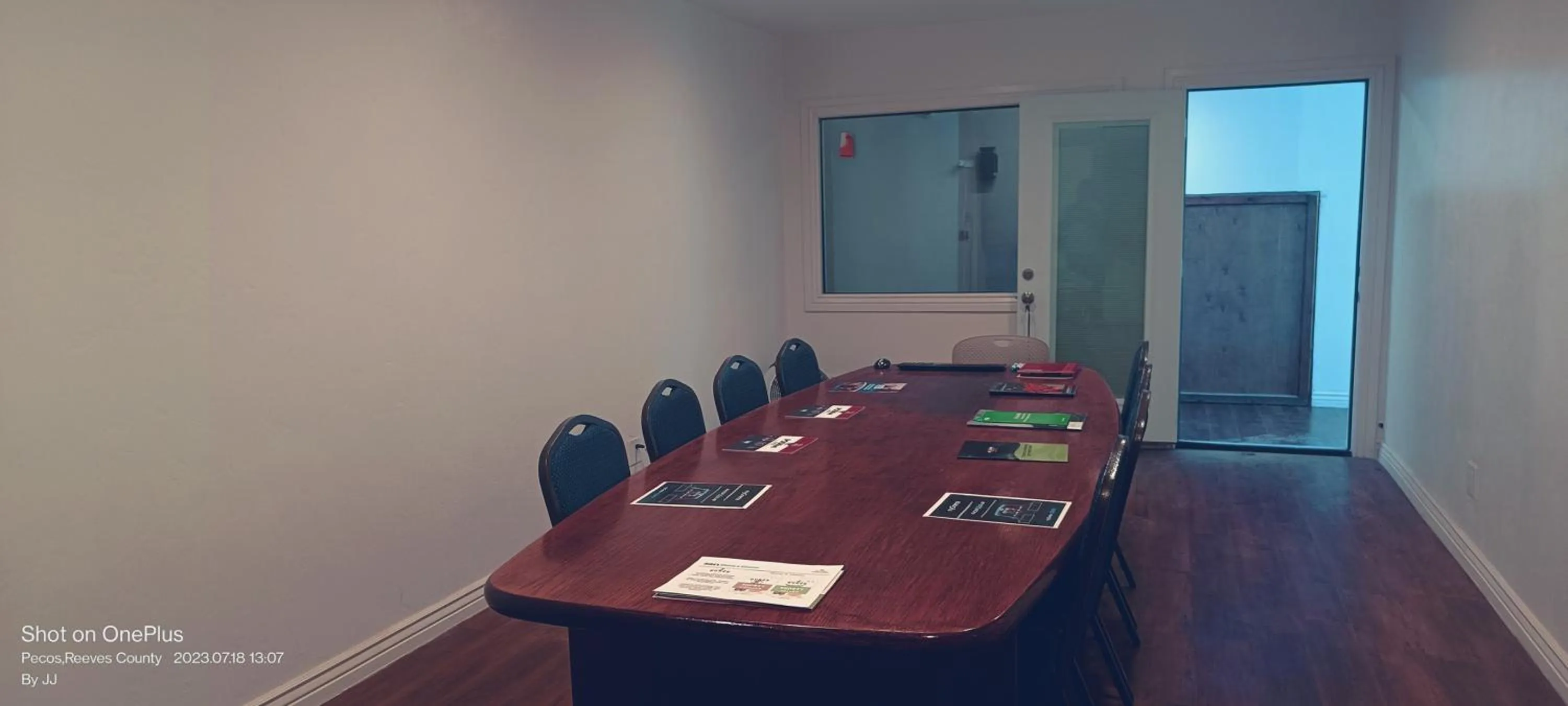 Business facilities in B&J HOTEL AND APARTMENTS