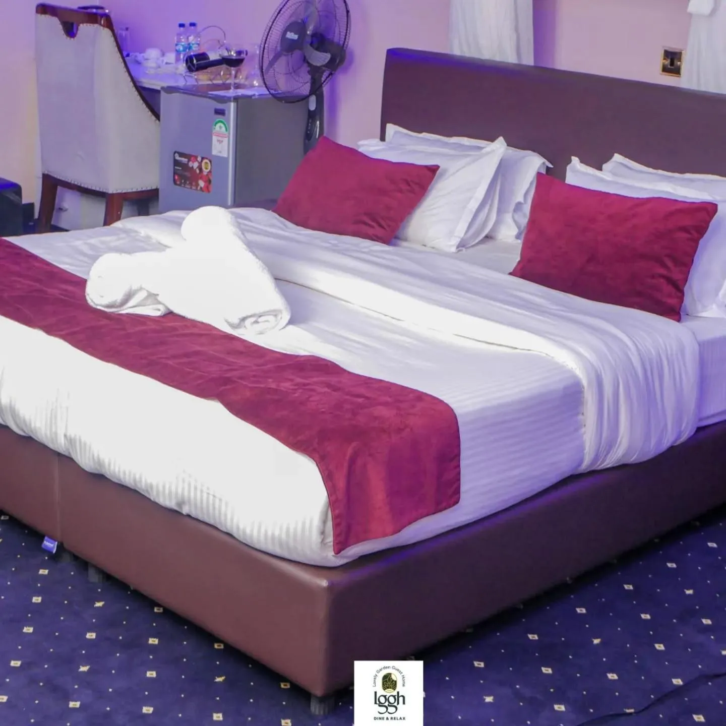 Bed in Lovely Garden Guest Home