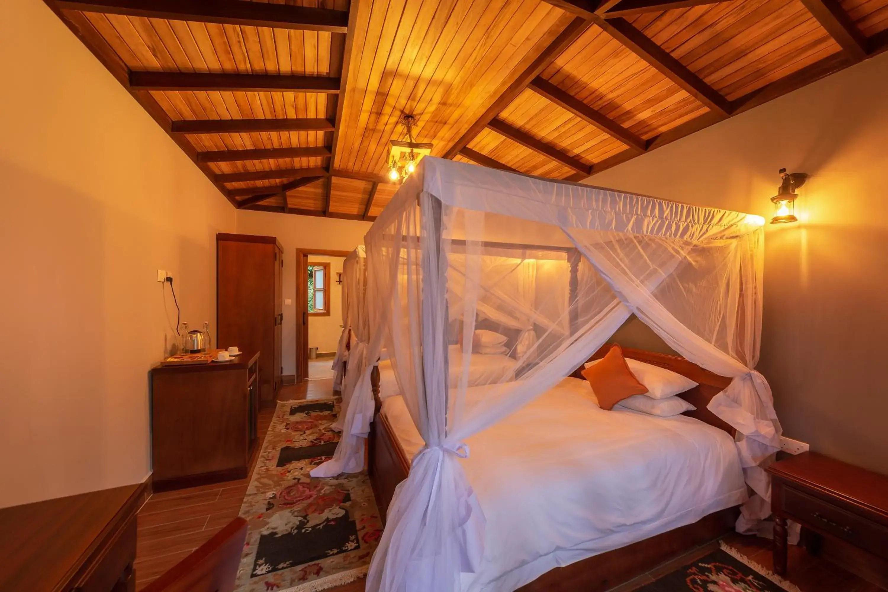 Deluxe Twin Room - single occupancy in Chimpundu Lodge Deluxe Twin Room - single occupancy in Chimpundu Lodge