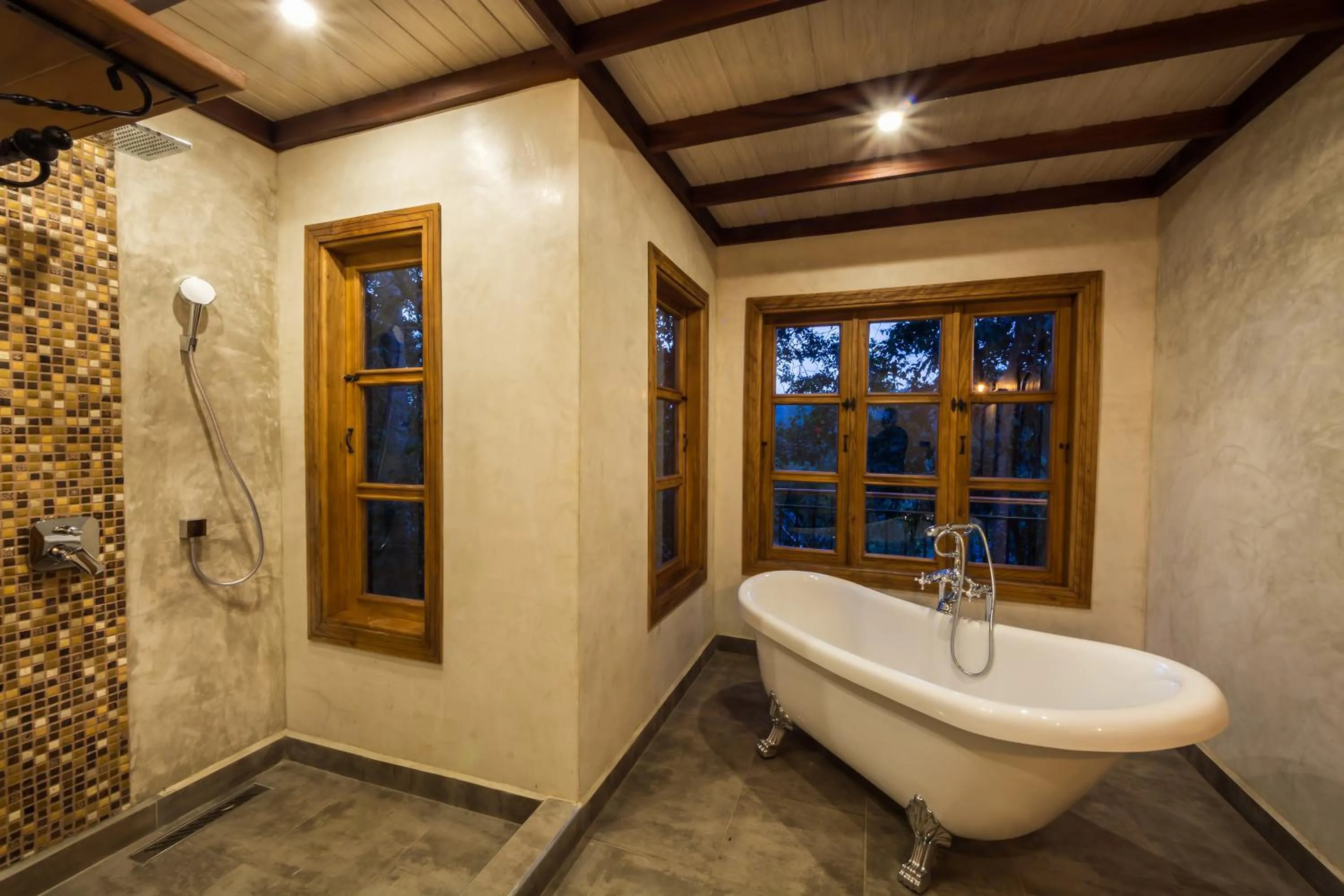 Bathroom in Chimpundu Lodge