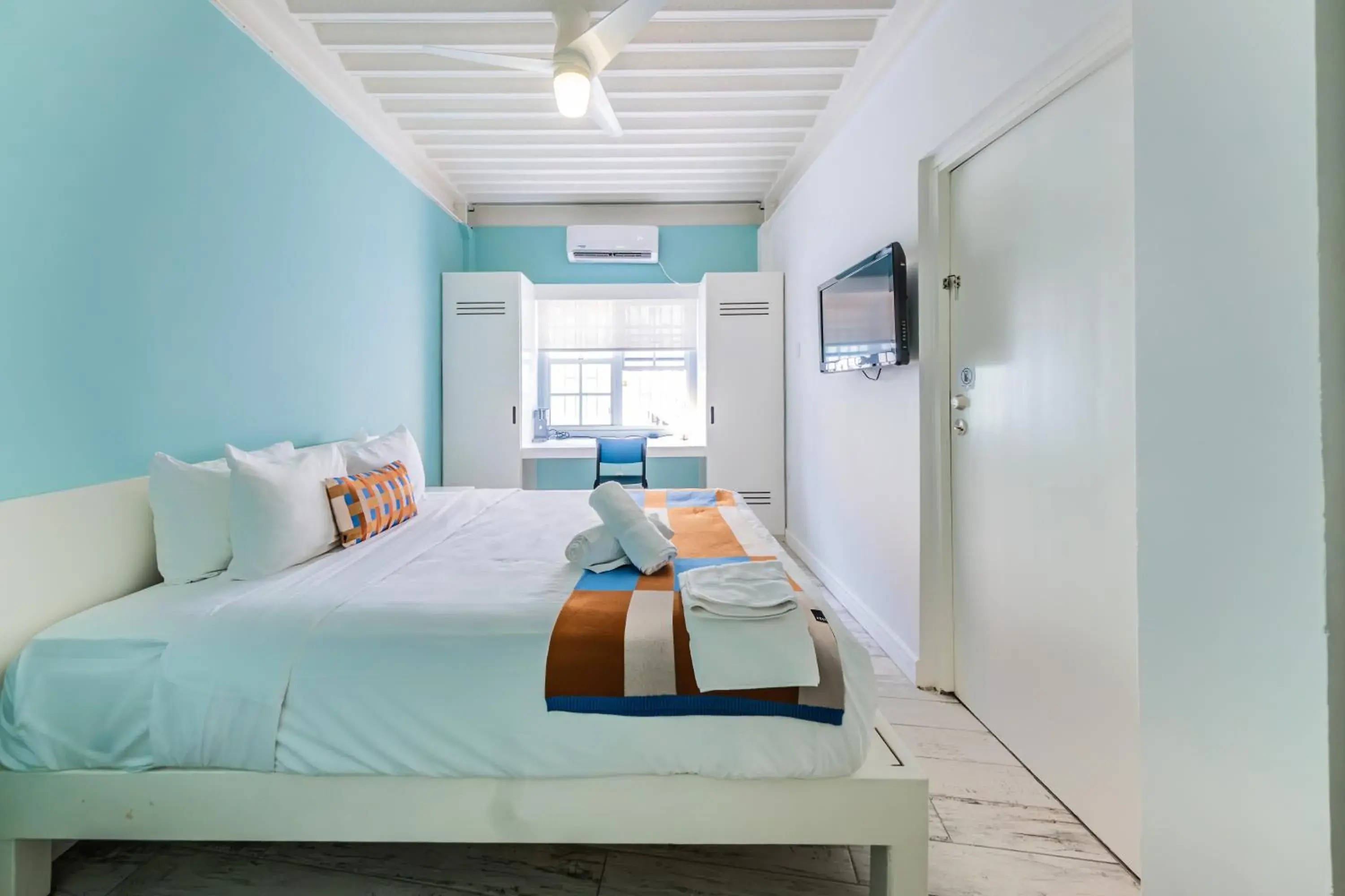 Deluxe Queen Room in The Freedom Hotel Deluxe Queen Room in The Freedom Hotel