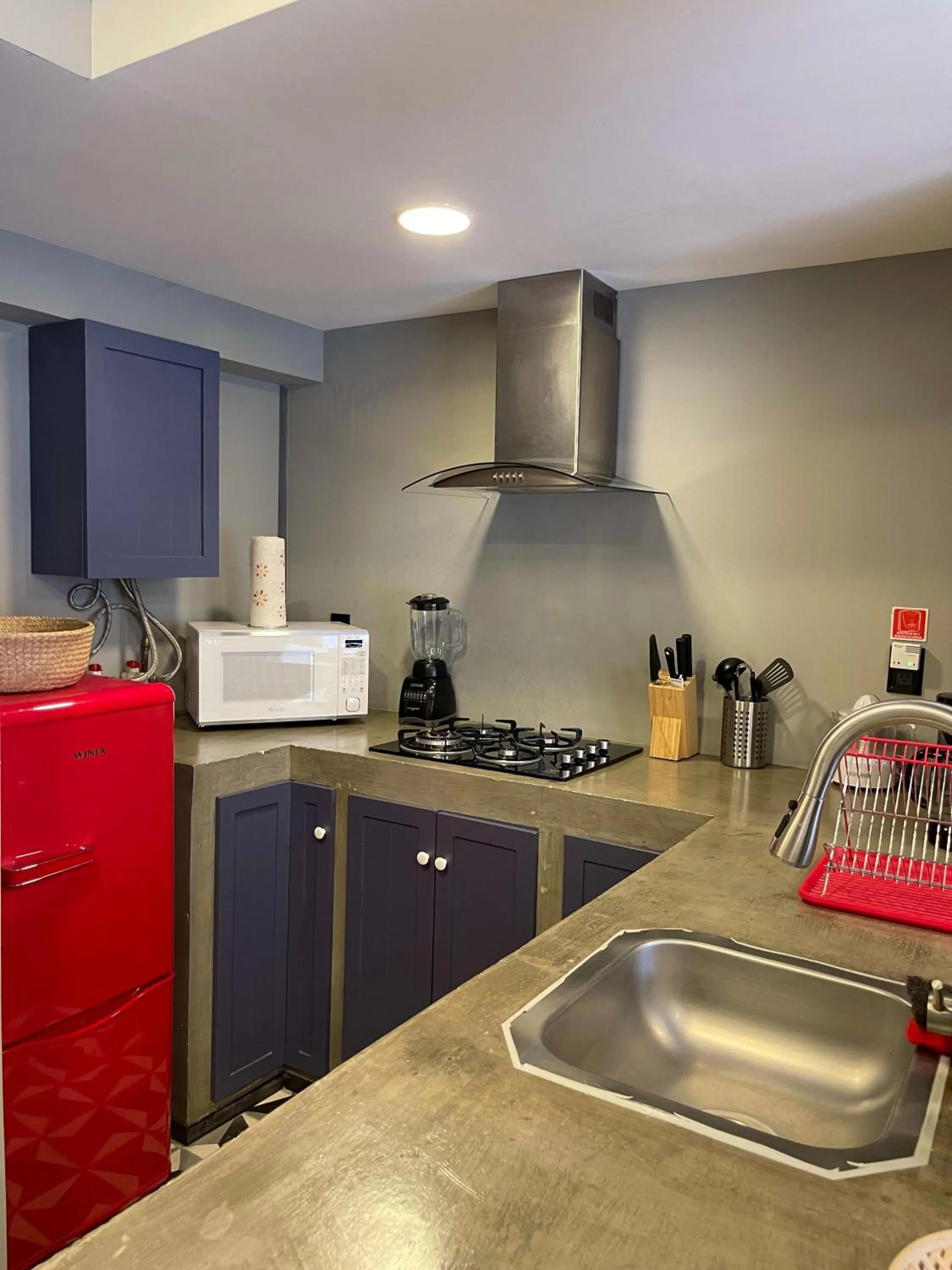 Kitchen/Kitchenette in Departamento en la CONDESA Cama KING SIZE