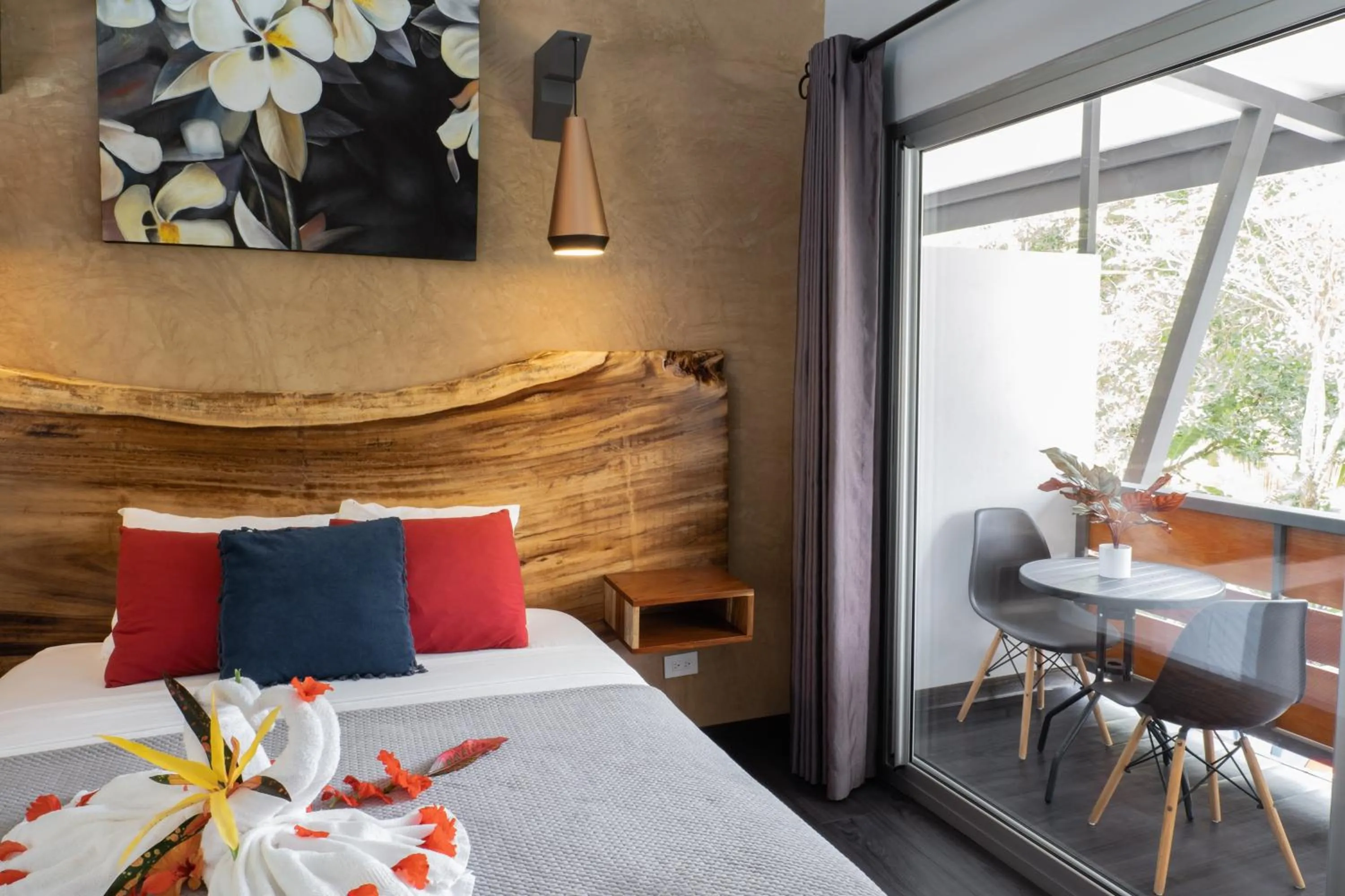 Balcony/Terrace, Bed in Hotel FAREMITI Uvita