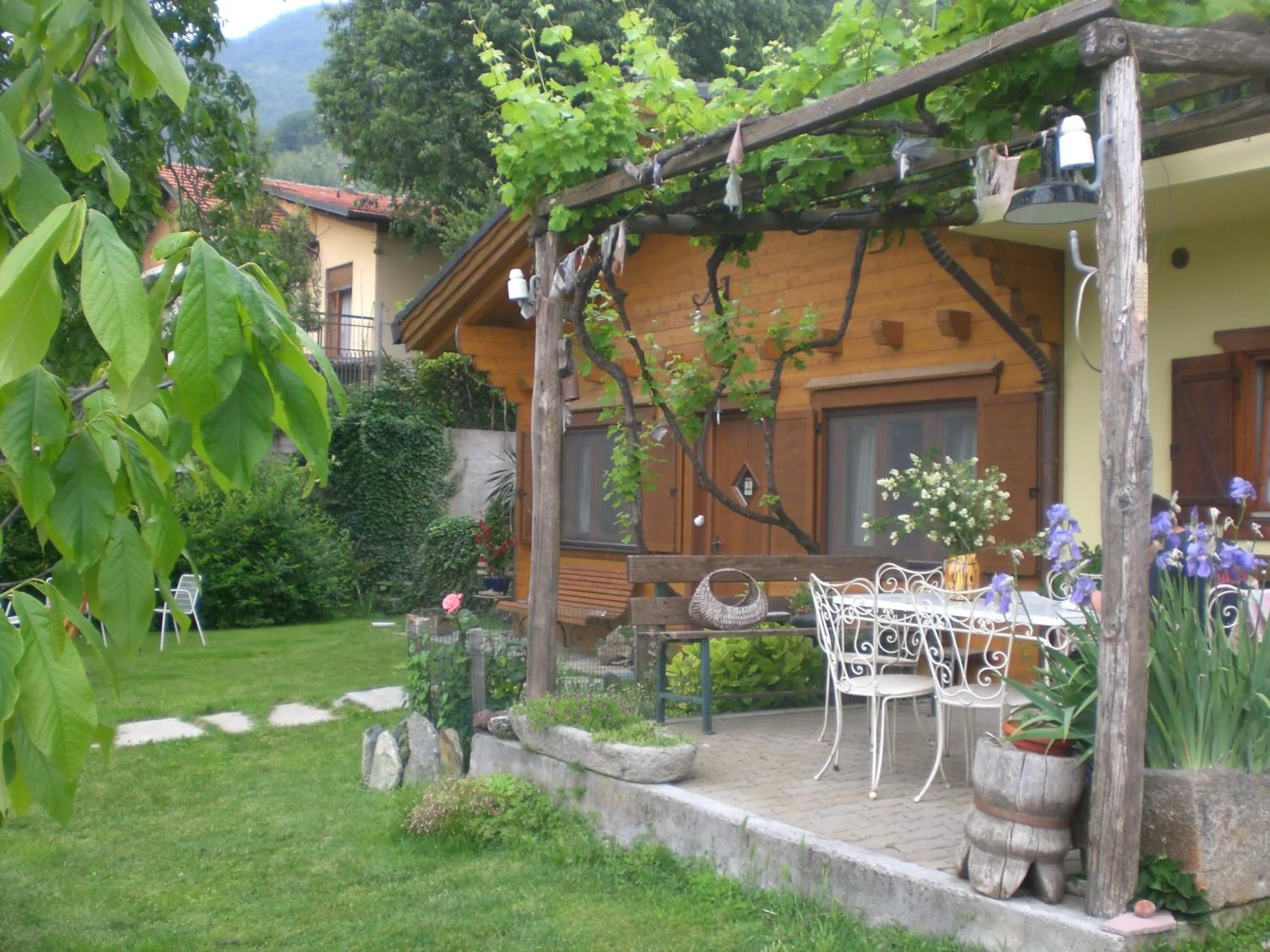 Garden view in Pera Rionda