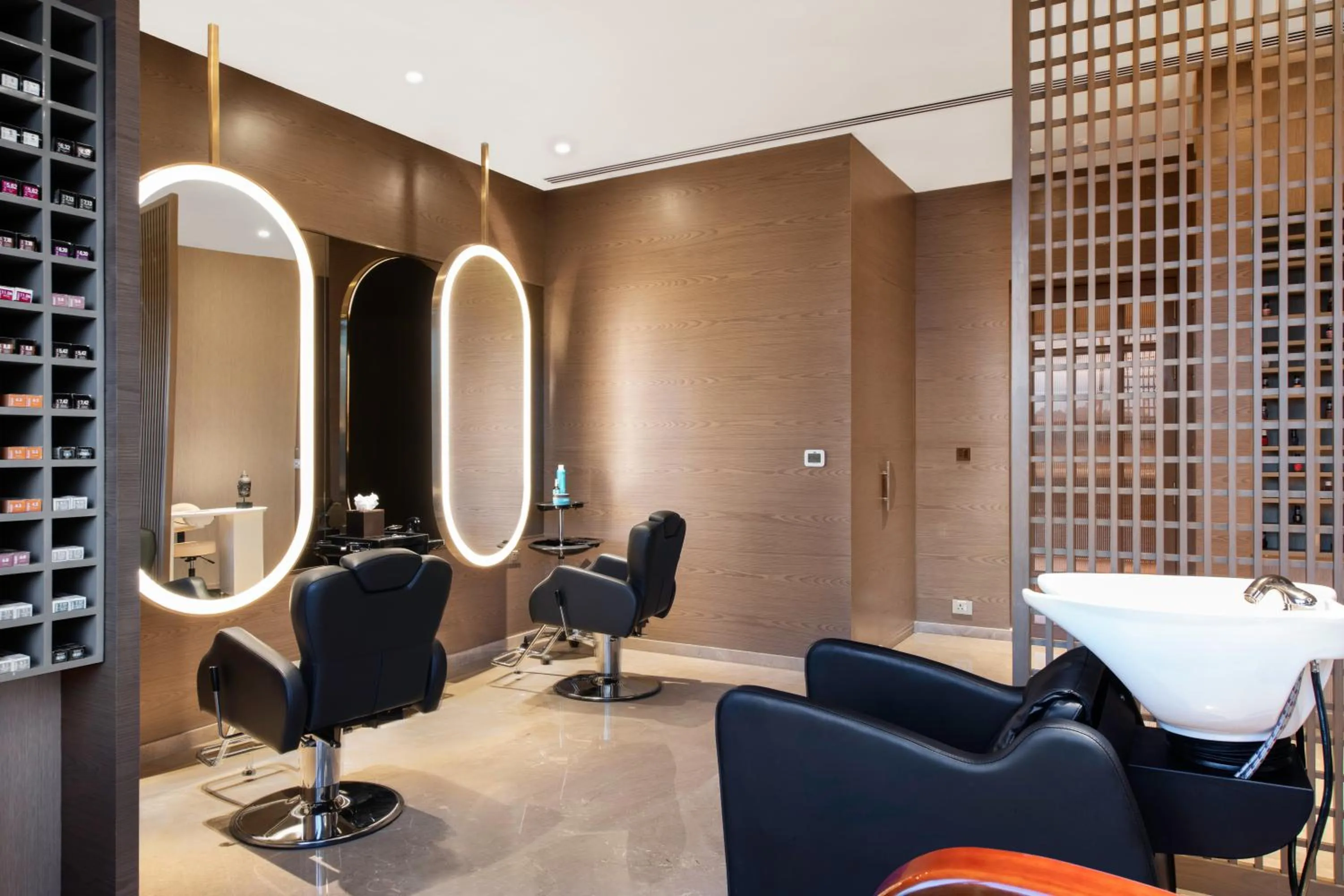 Spa and wellness centre/facilities in Taj Lakefront Bhopal