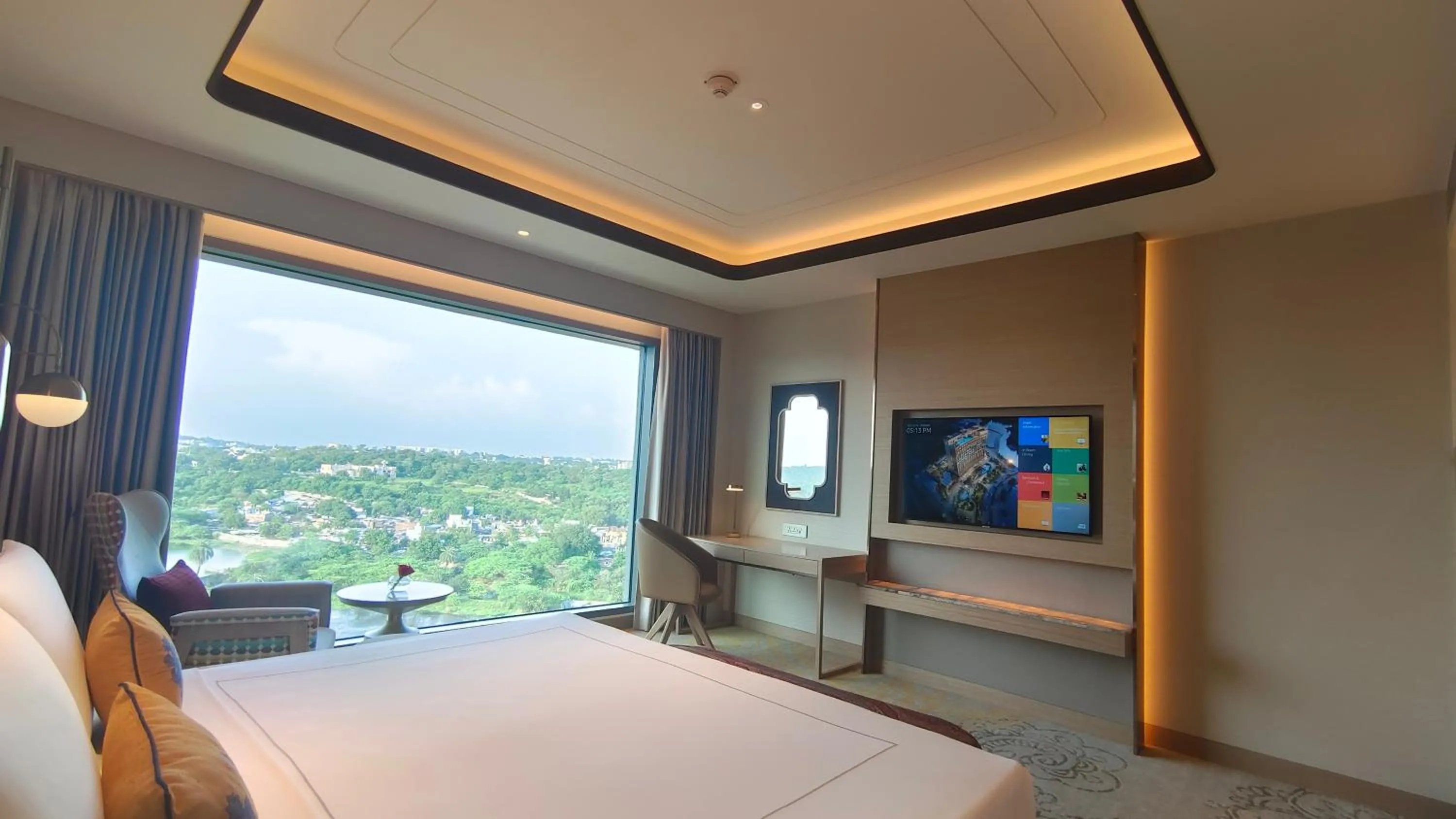 TV and multimedia, Bed in Taj Lakefront Bhopal