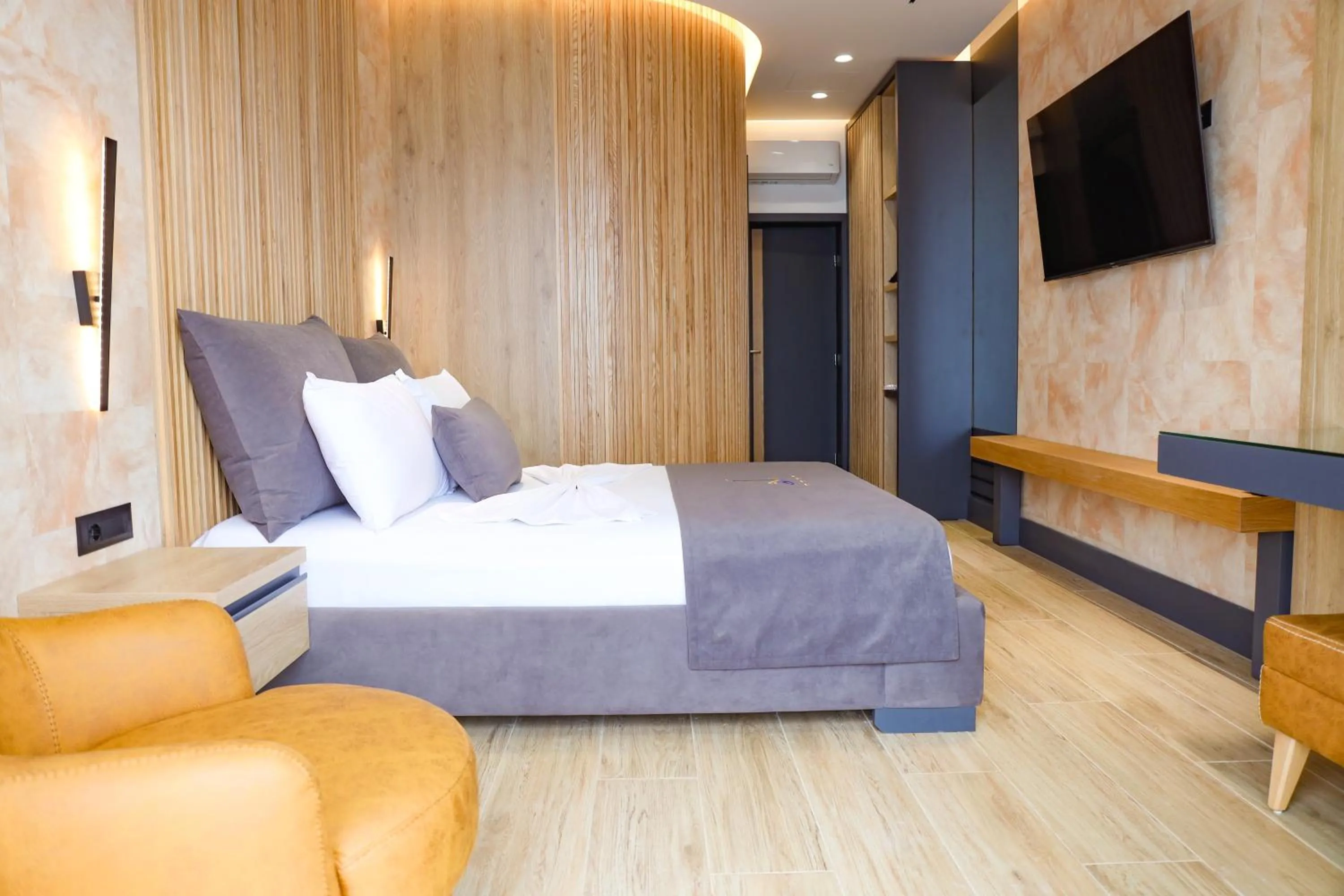 Bedroom, Bed in Hotel Liro - Adults Only