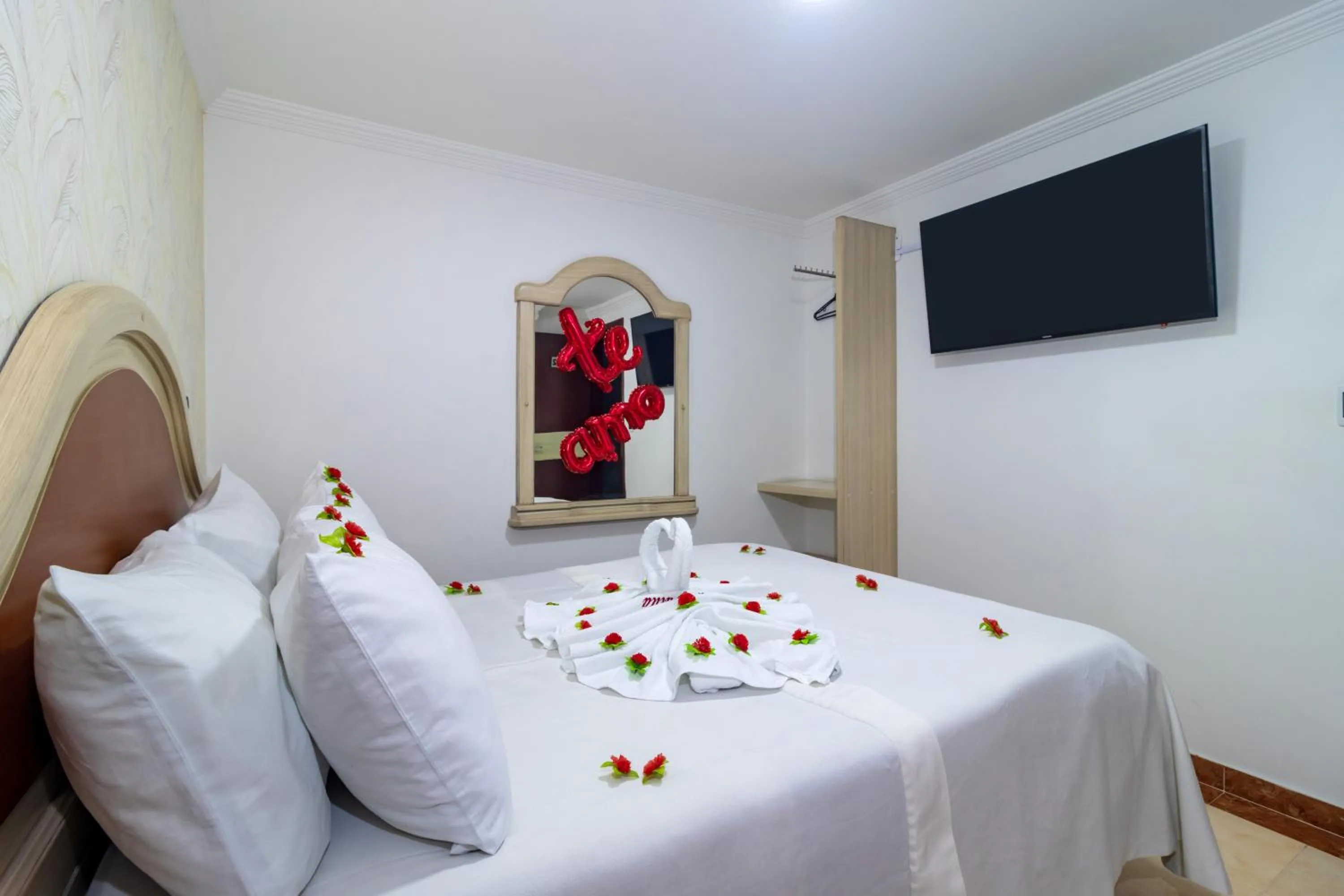 TV and multimedia, Bed in Hotel Zulita