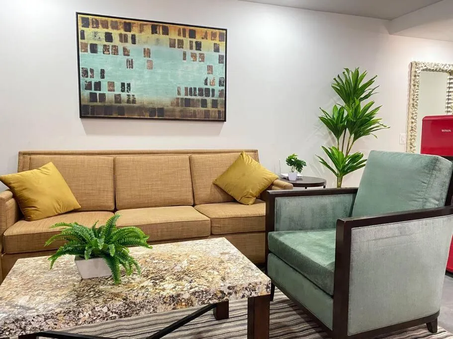 GRAN UBICACIÓN, en la zona de SANTA FE, KING BED