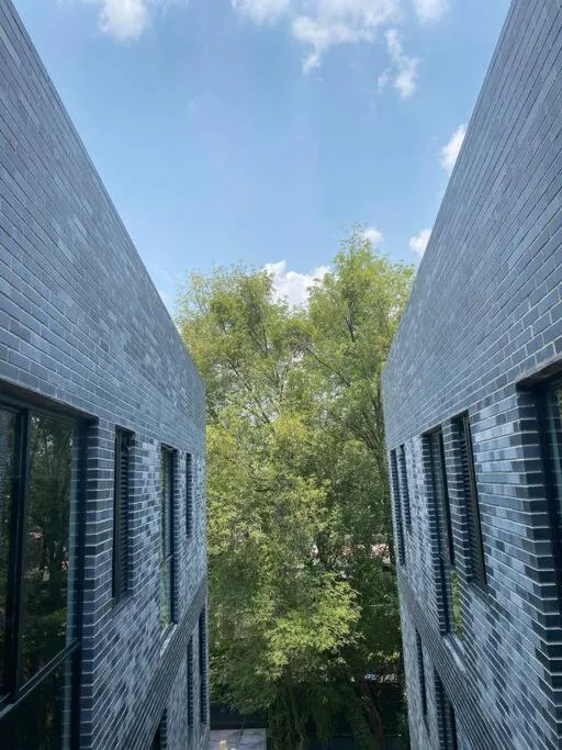 GRAN UBICACIÓN, en la zona de SANTA FE, KING BED