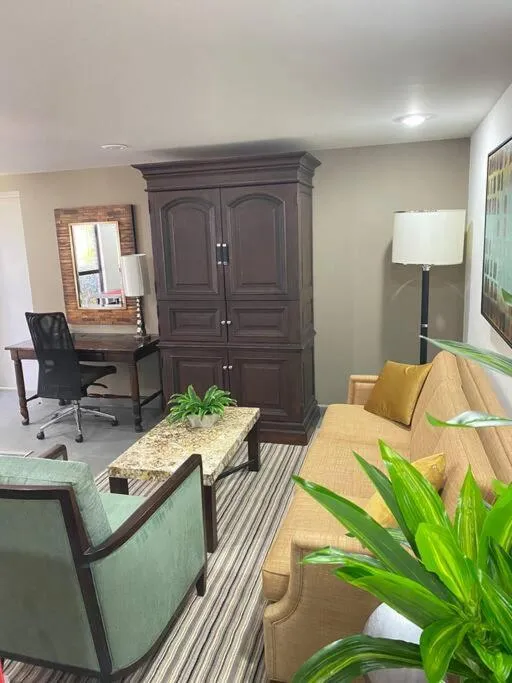 GRAN UBICACIÓN, en la zona de SANTA FE, KING BED