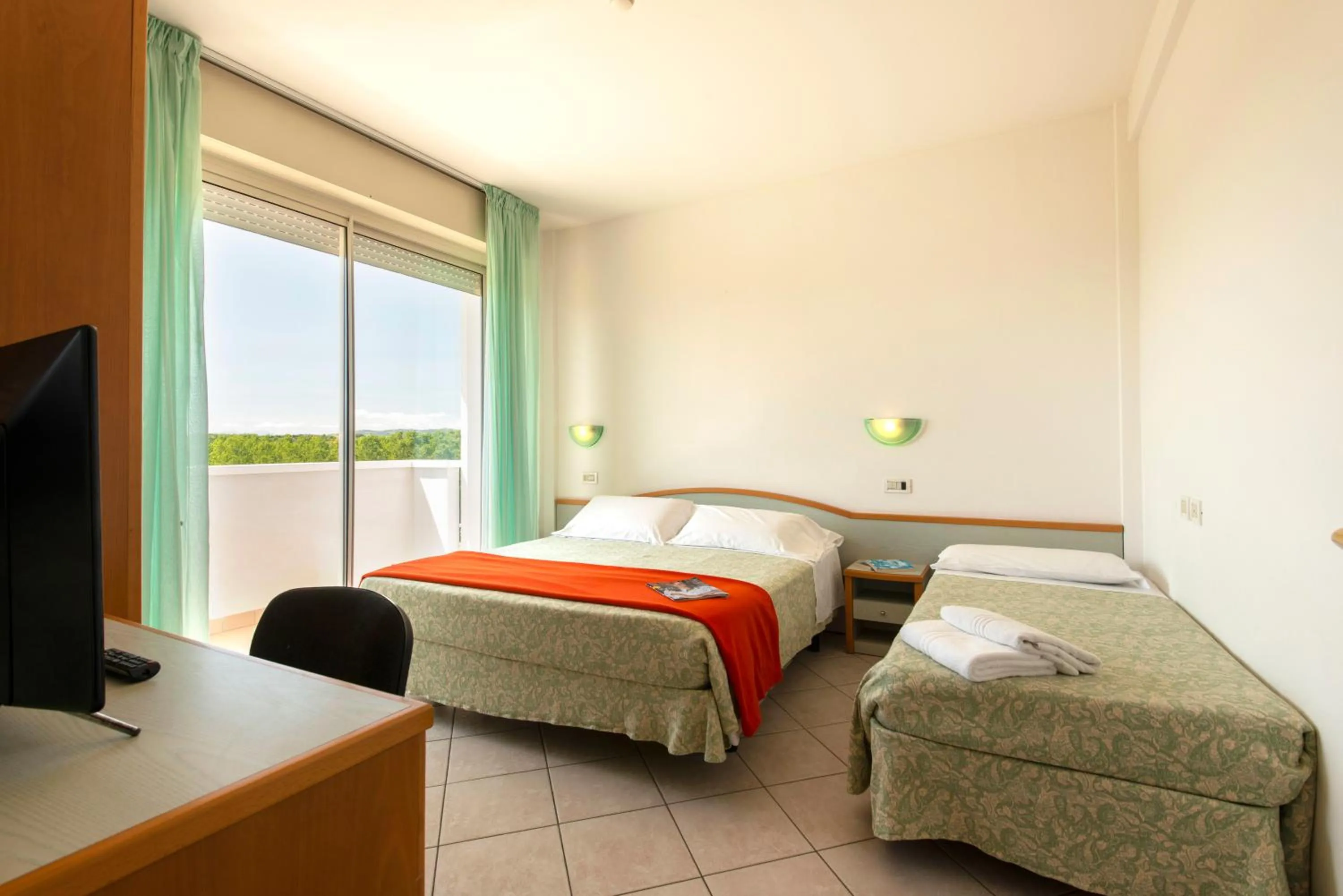 Sea Front Apartment with Balconies in Hotel Residence Imperial