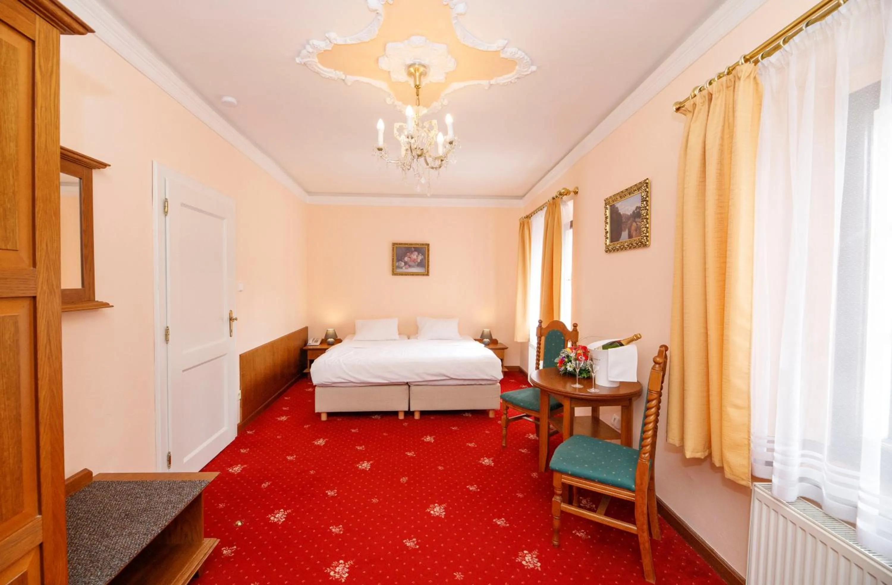 Bedroom, Bed in Rožmberský dvůr