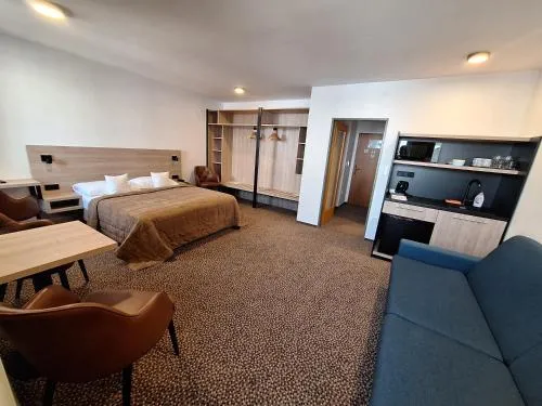 Hotel Avion