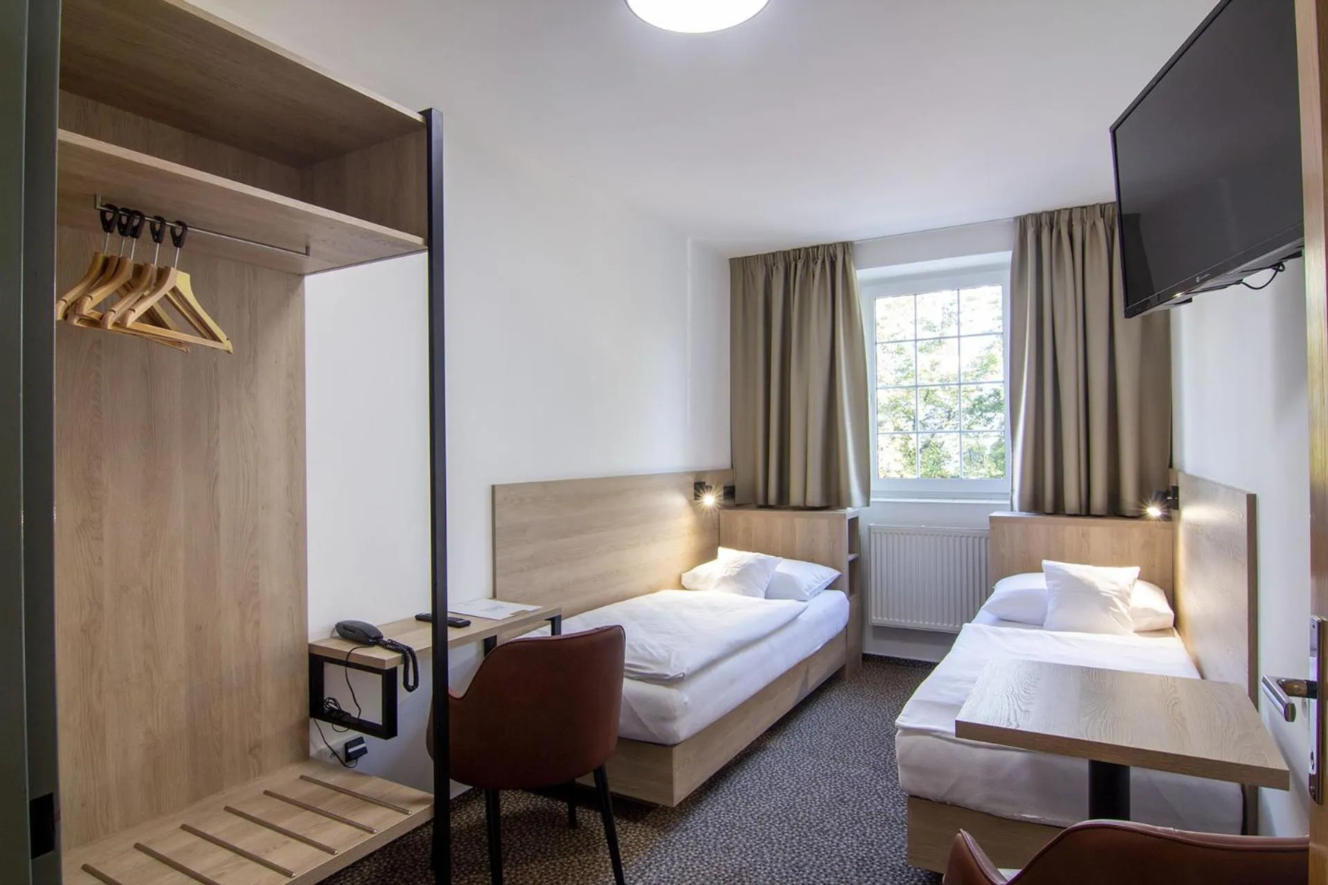 Bedroom, Bed in Hotel Avion