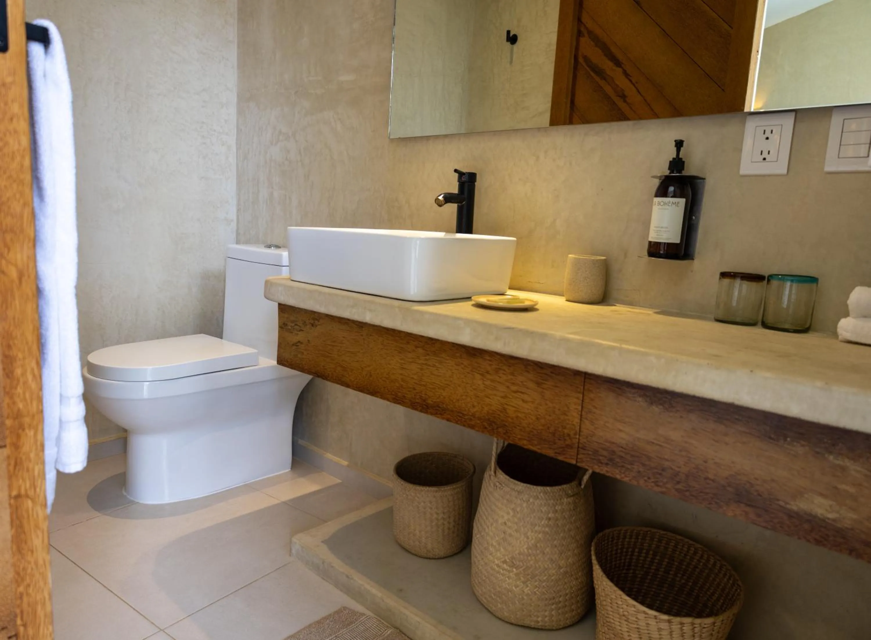 Toilet in La Bohème Sayulita