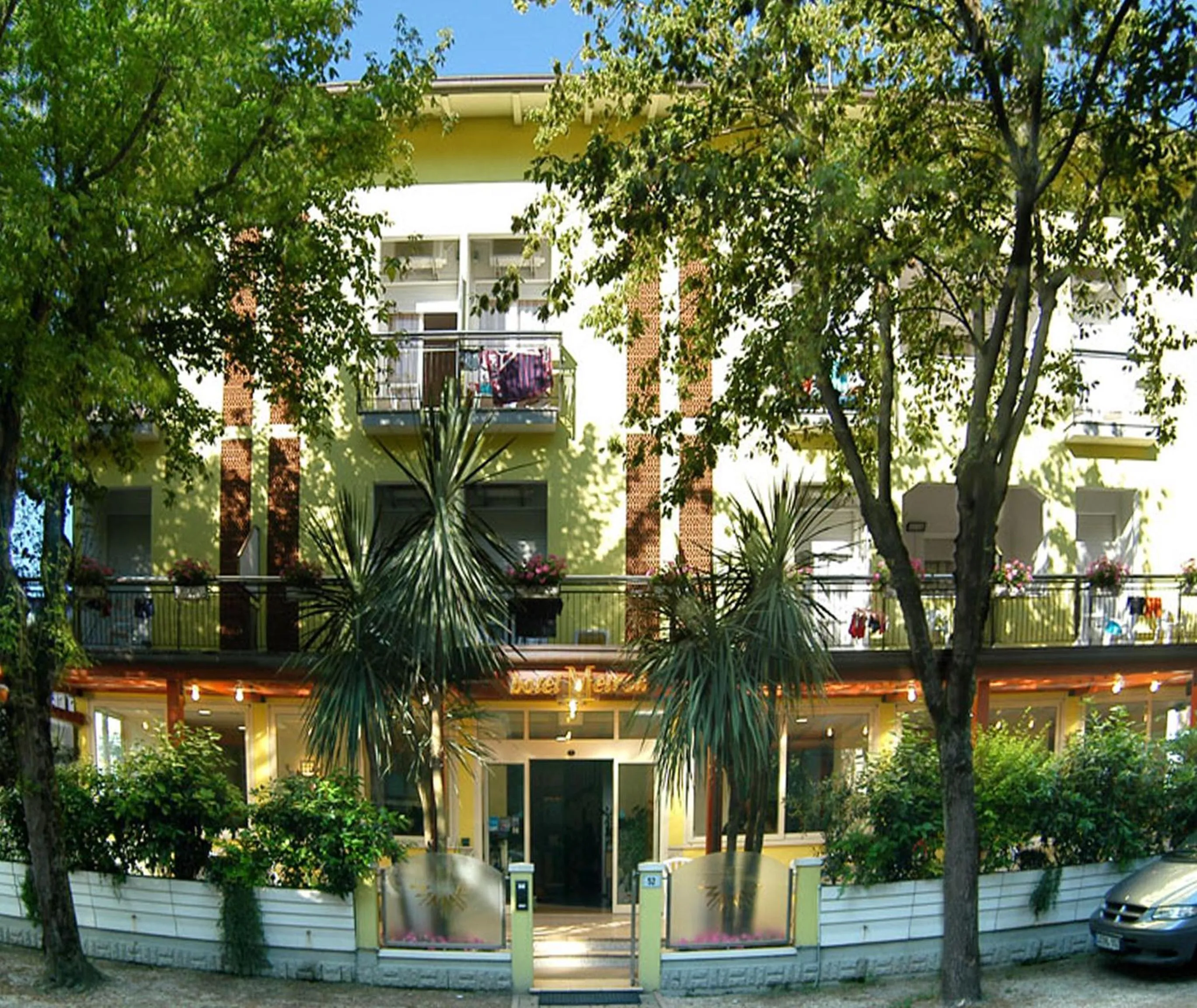 Facade/entrance in Hotel Metron