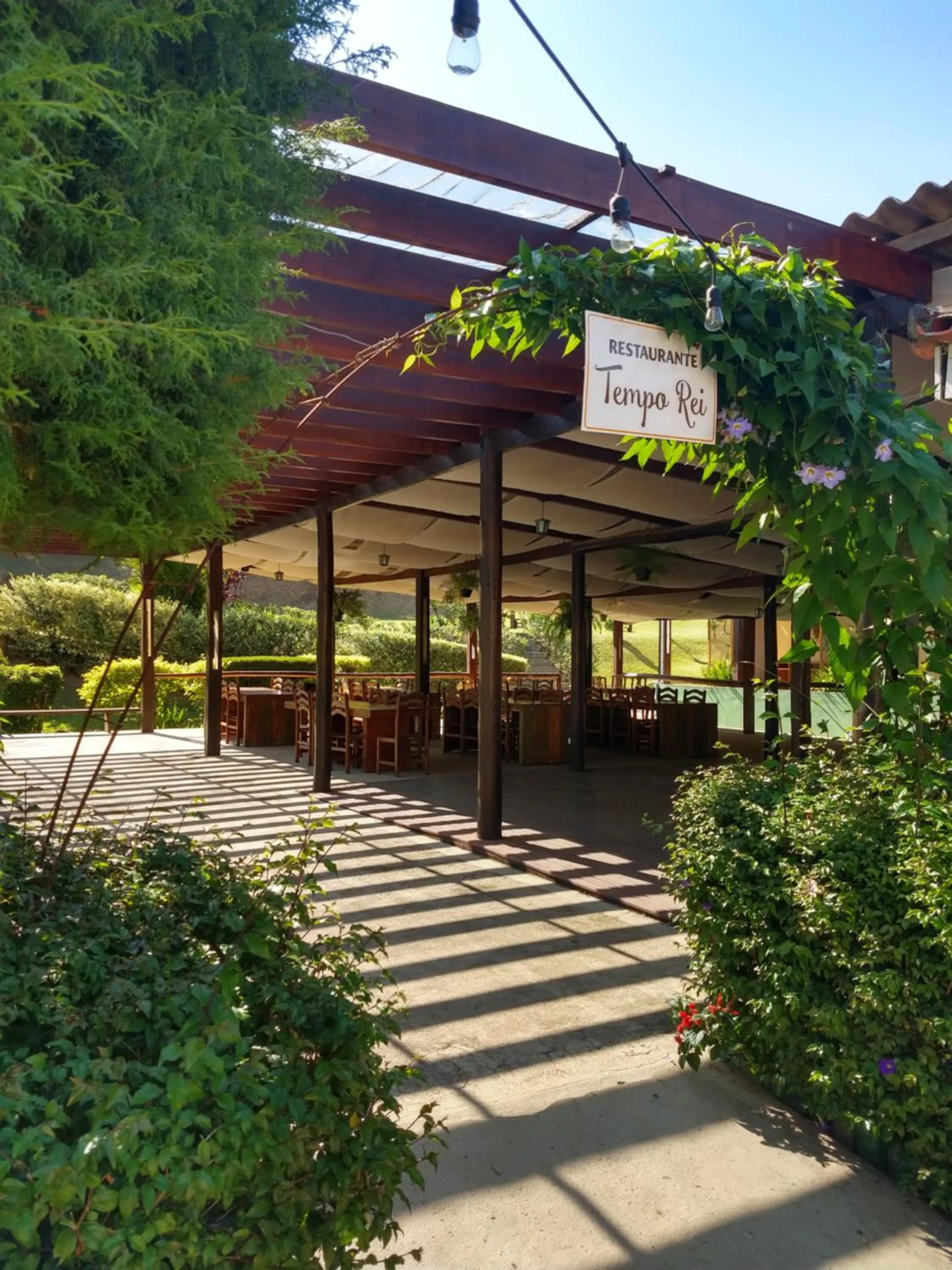 Restaurant/places to eat in Pousada Realeza Atibaia