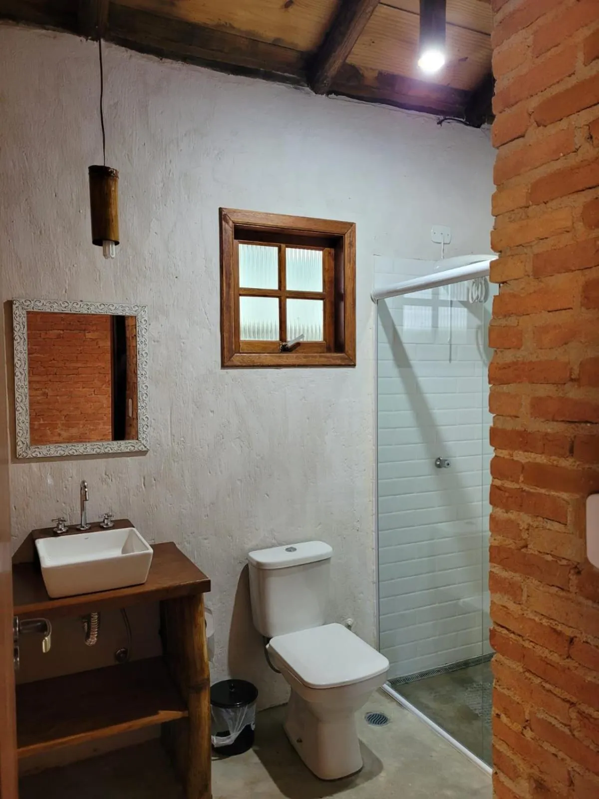 Shower in Pousada Realeza Atibaia