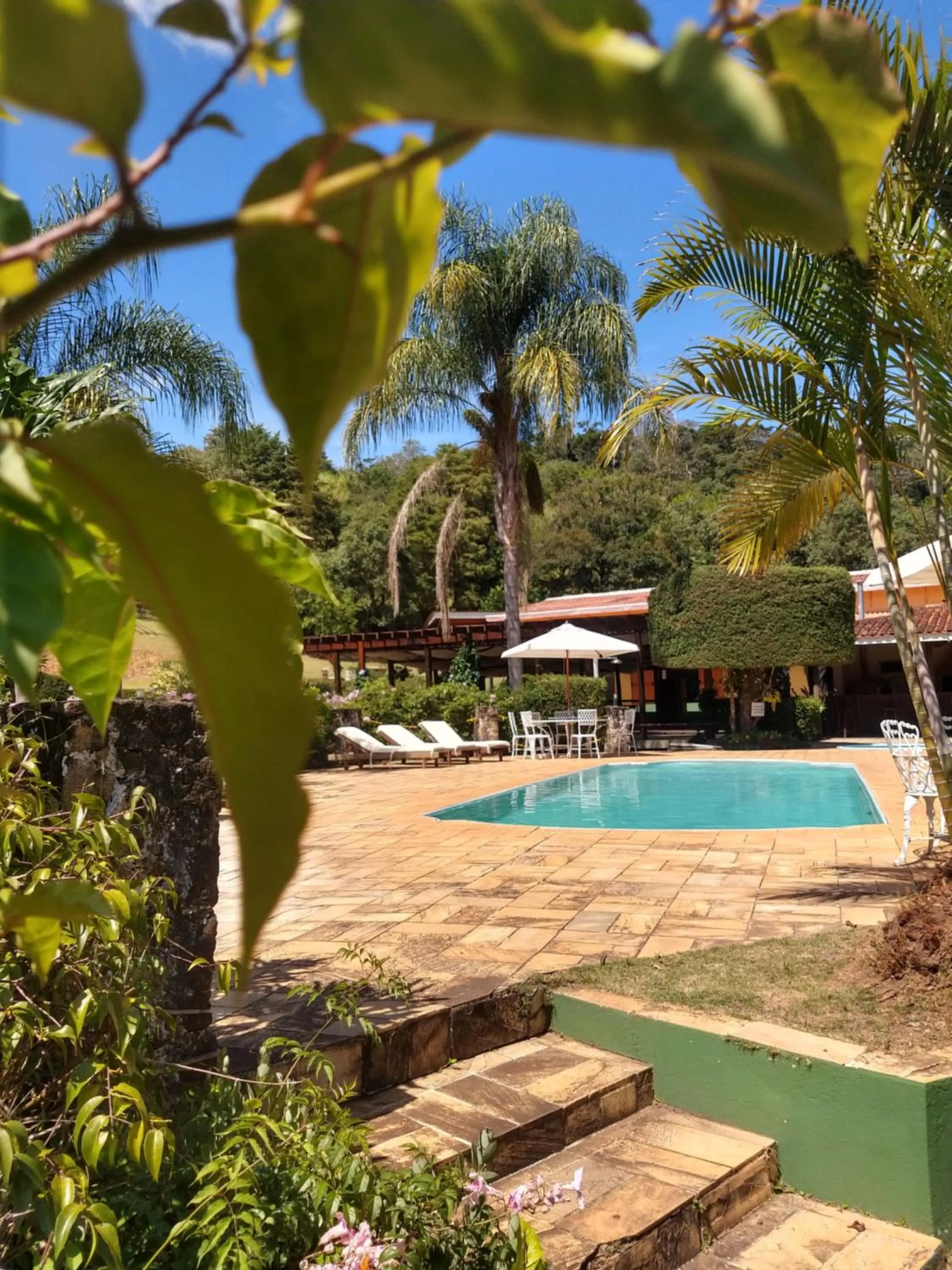 Pool view in Pousada Realeza Atibaia