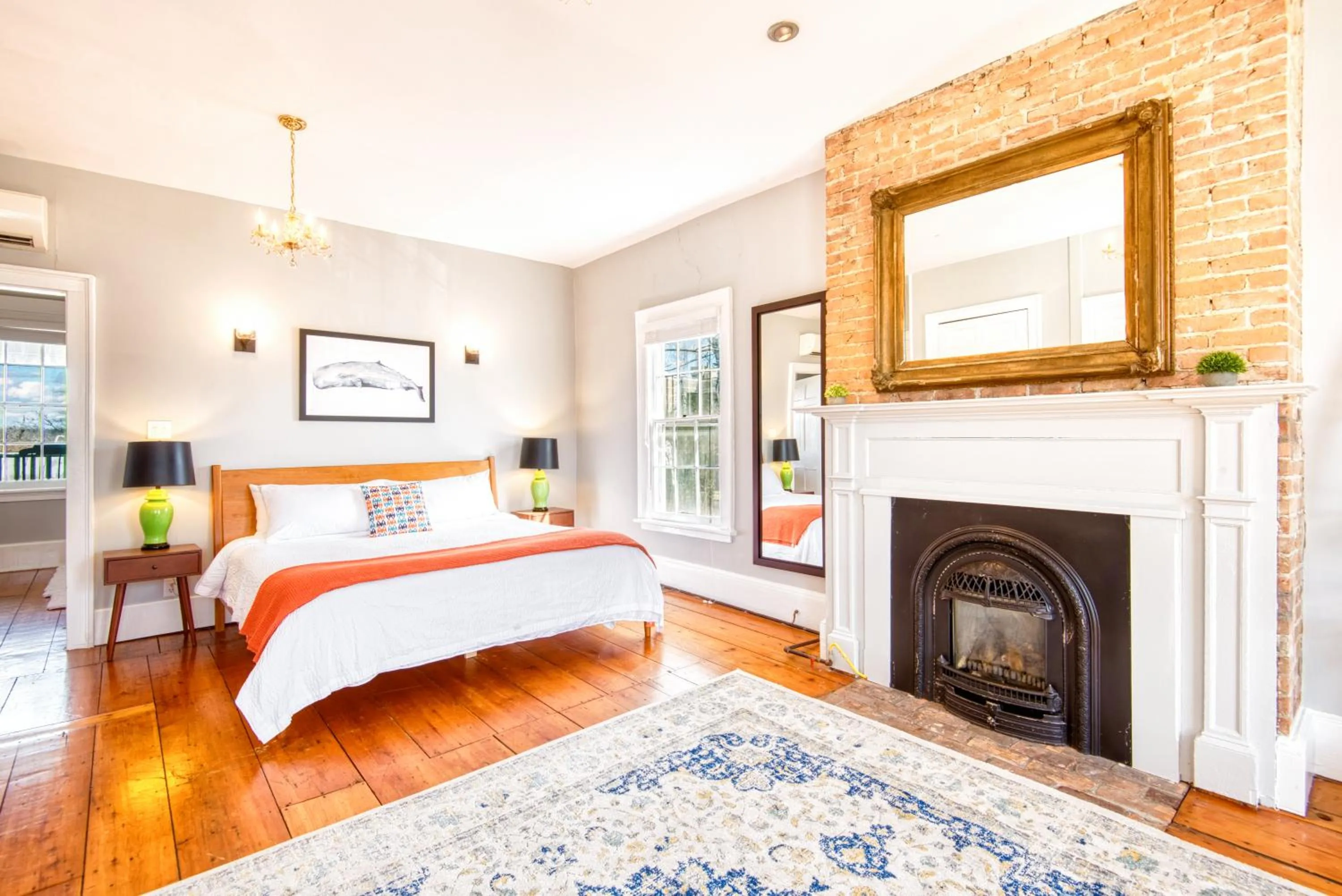 Bed in Hudson Mariner