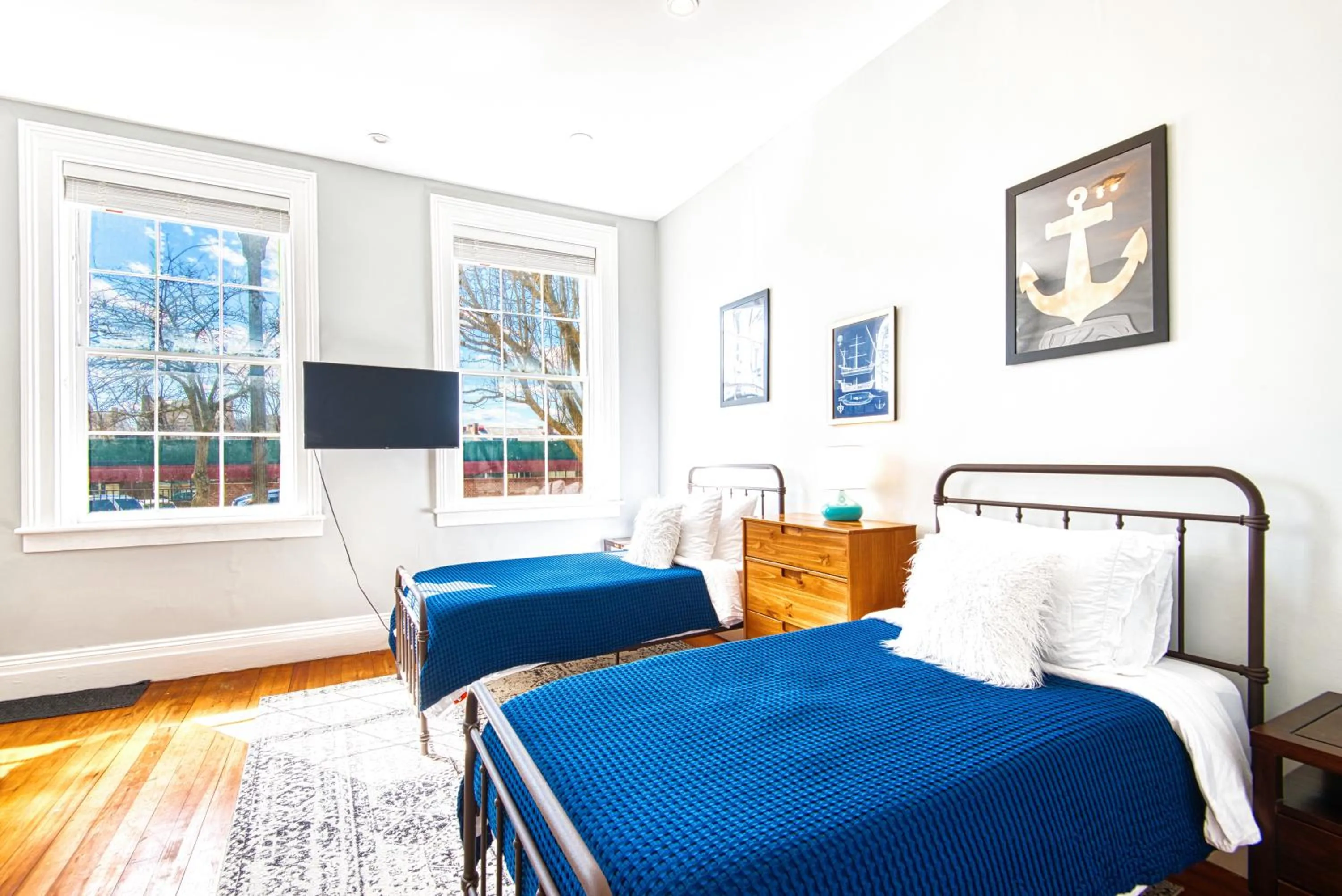 Bed in Hudson Mariner