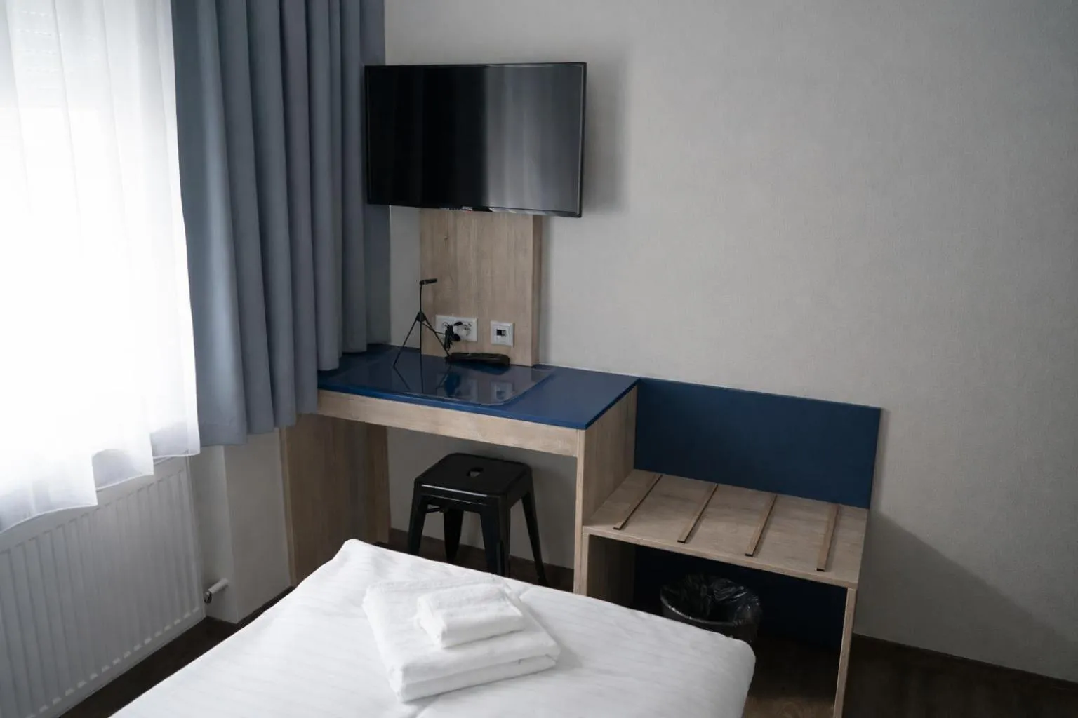 Photo of the whole room, Bed in Hotel Central City Hbf Nürnberg Garni