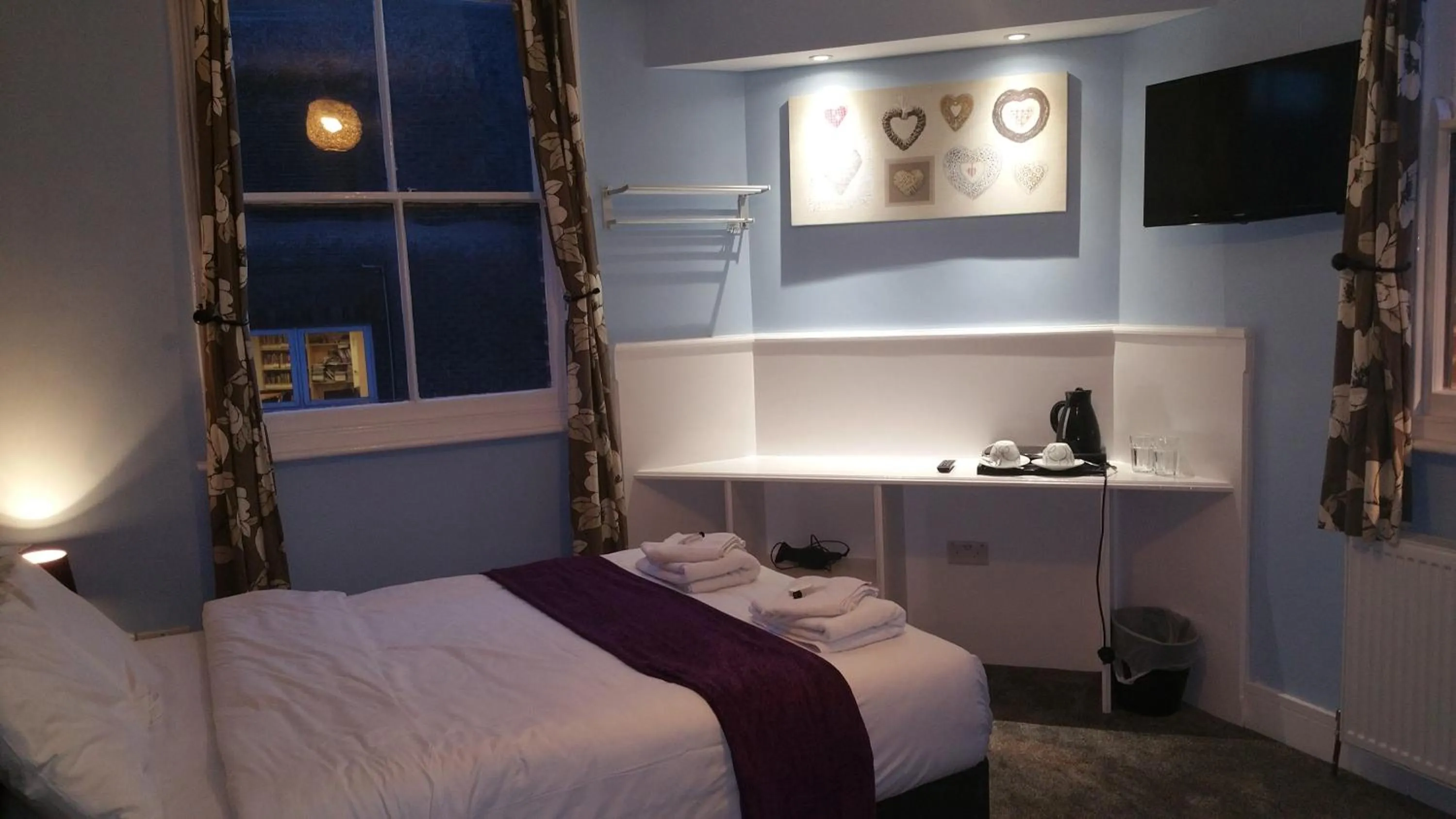 Bedroom, Bed in Ali Inn Oxford