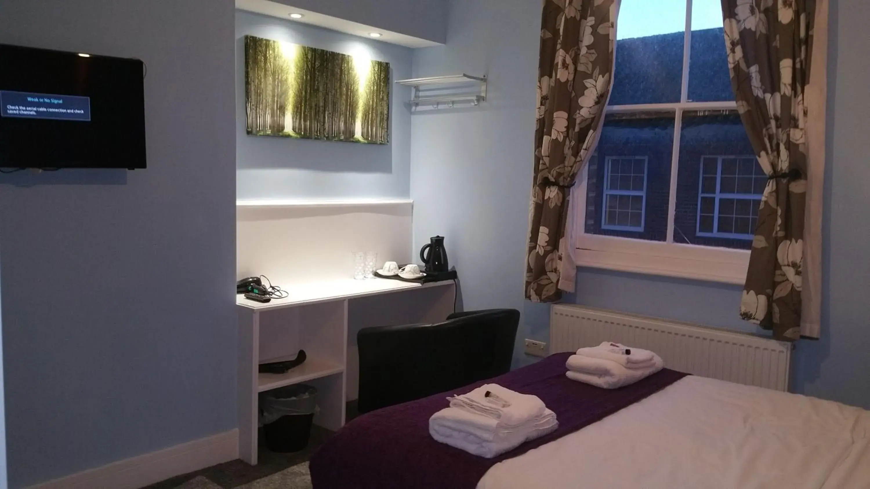 Double Room with Private Bathroom in Ali Inn Oxford Double Room with Private Bathroom in Ali Inn Oxford